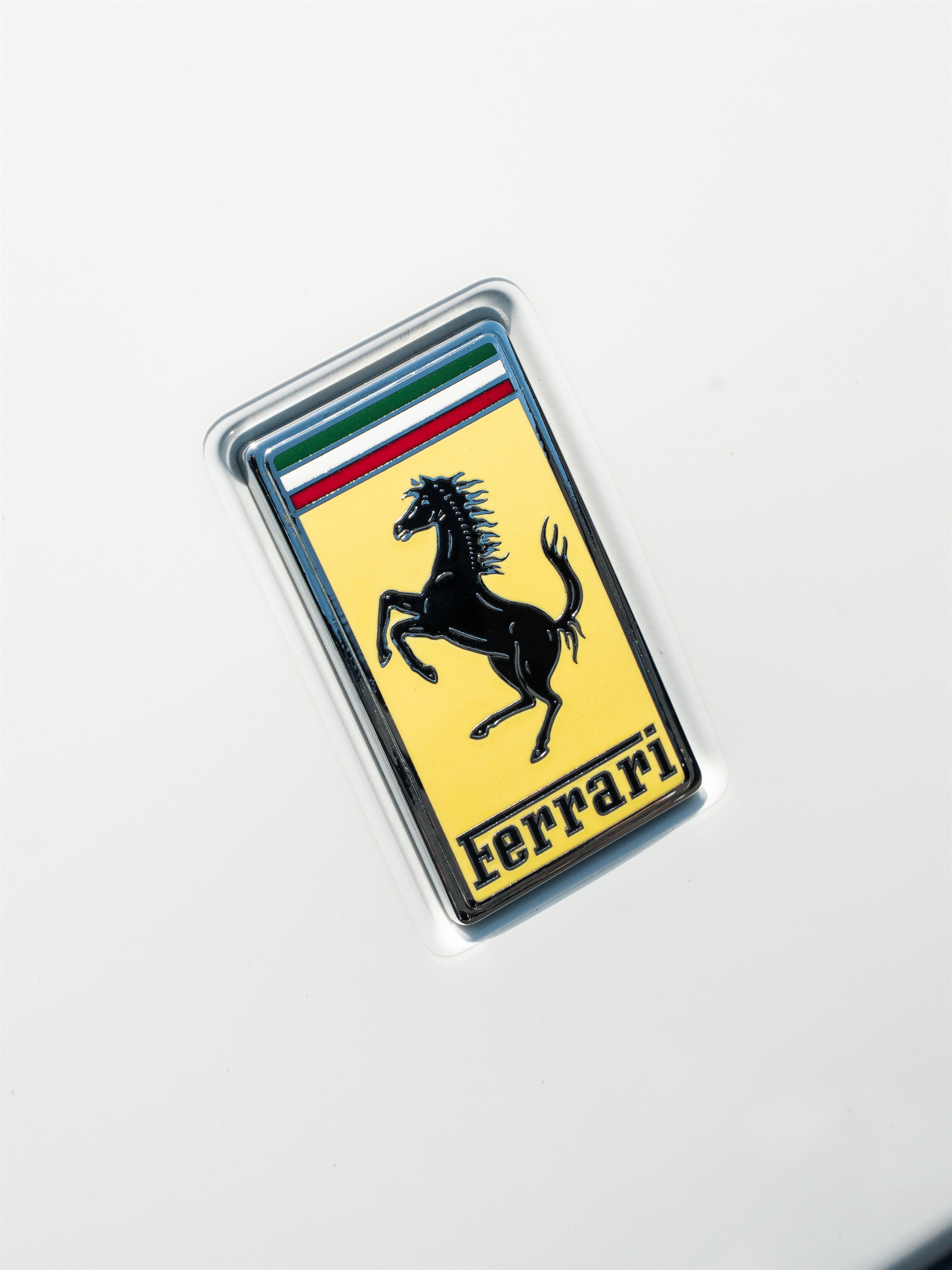 Ferrari 812 GTS | Bianco Avus | on 1886 G-010 | Polished Smoke
