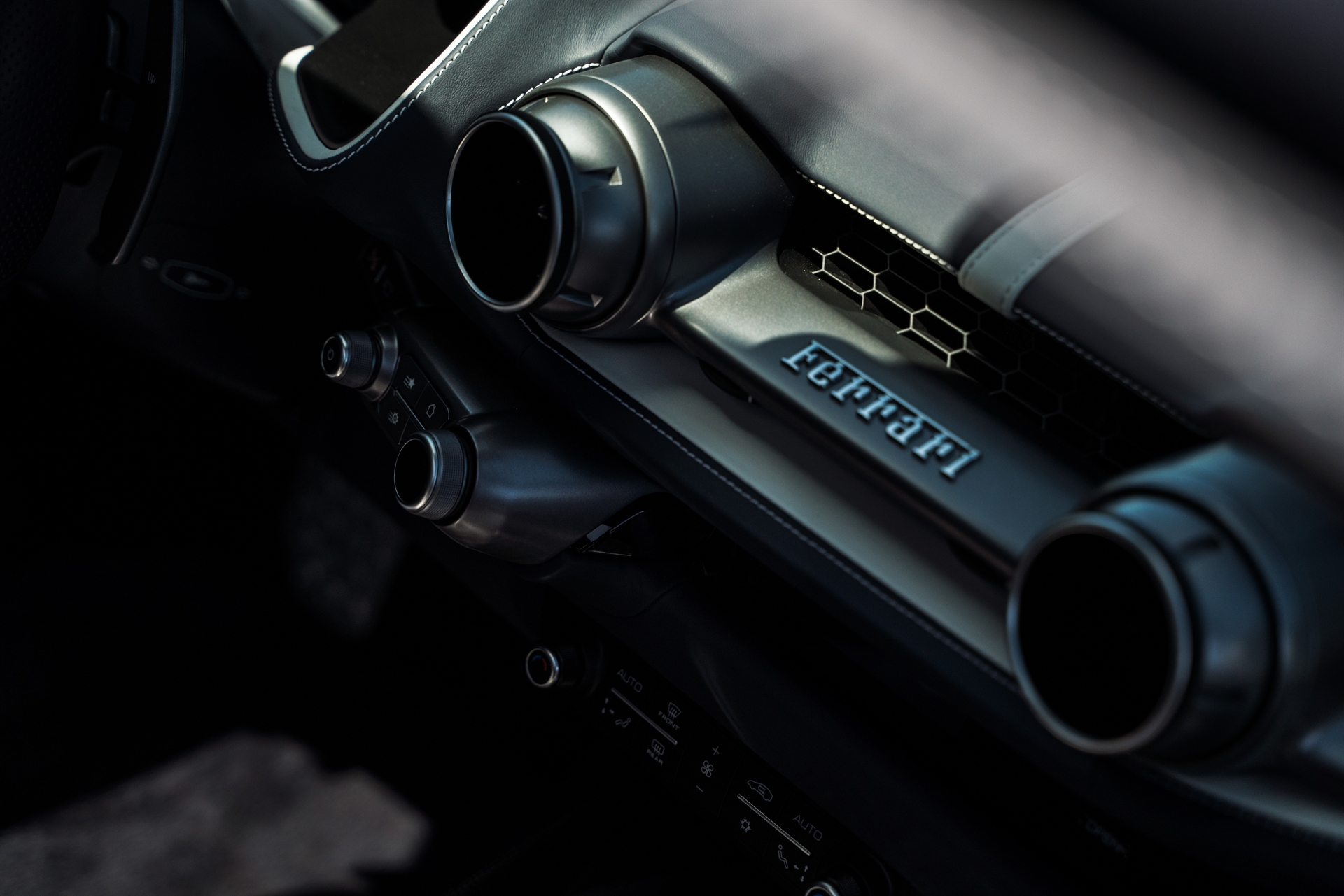 Ferrari 812 GTS | Bianco Avus | on 1886 G-010 | Polished Smoke