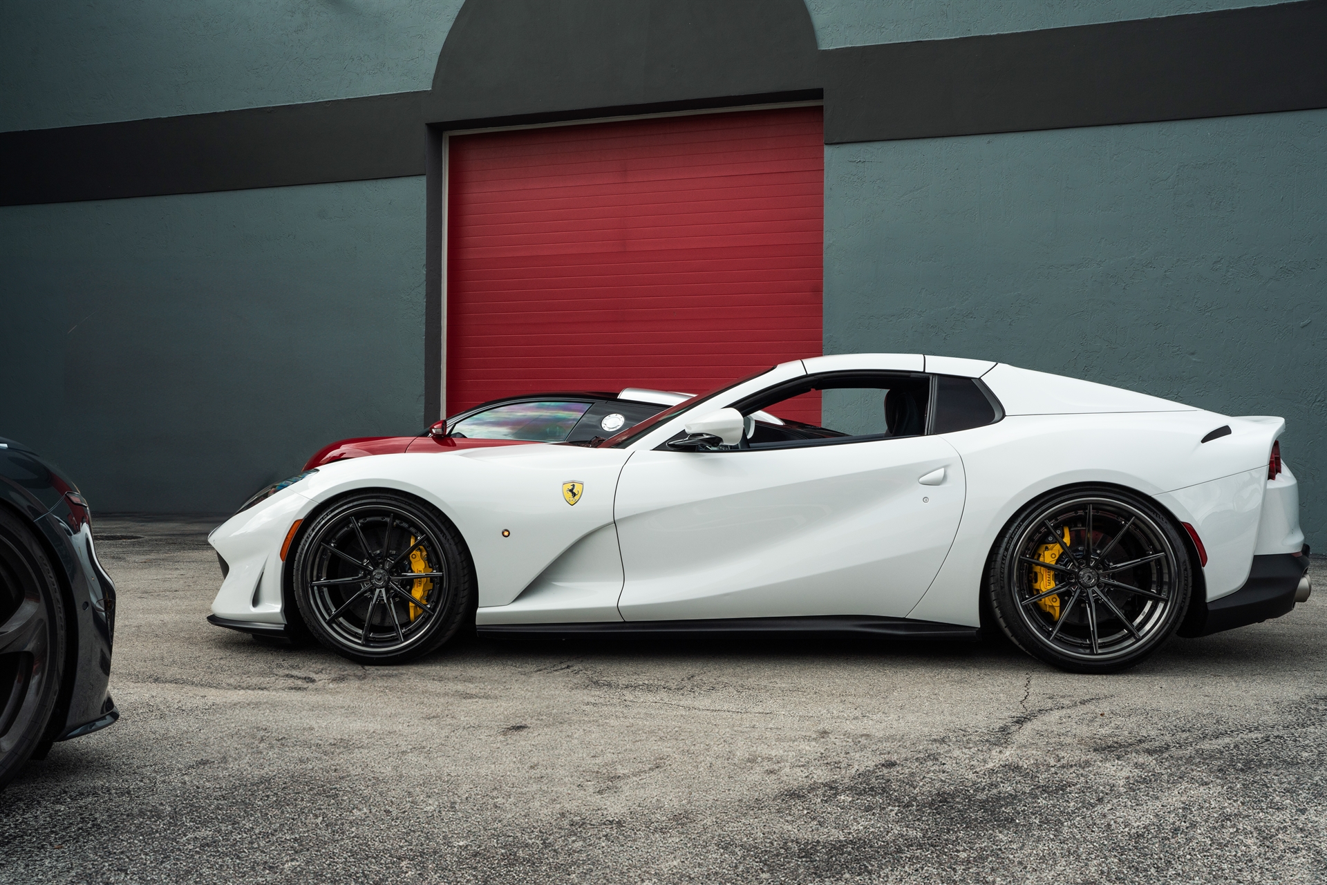 Ferrari 812 GTS | Bianco Avus | on 1886 G-010 | Polished Smoke