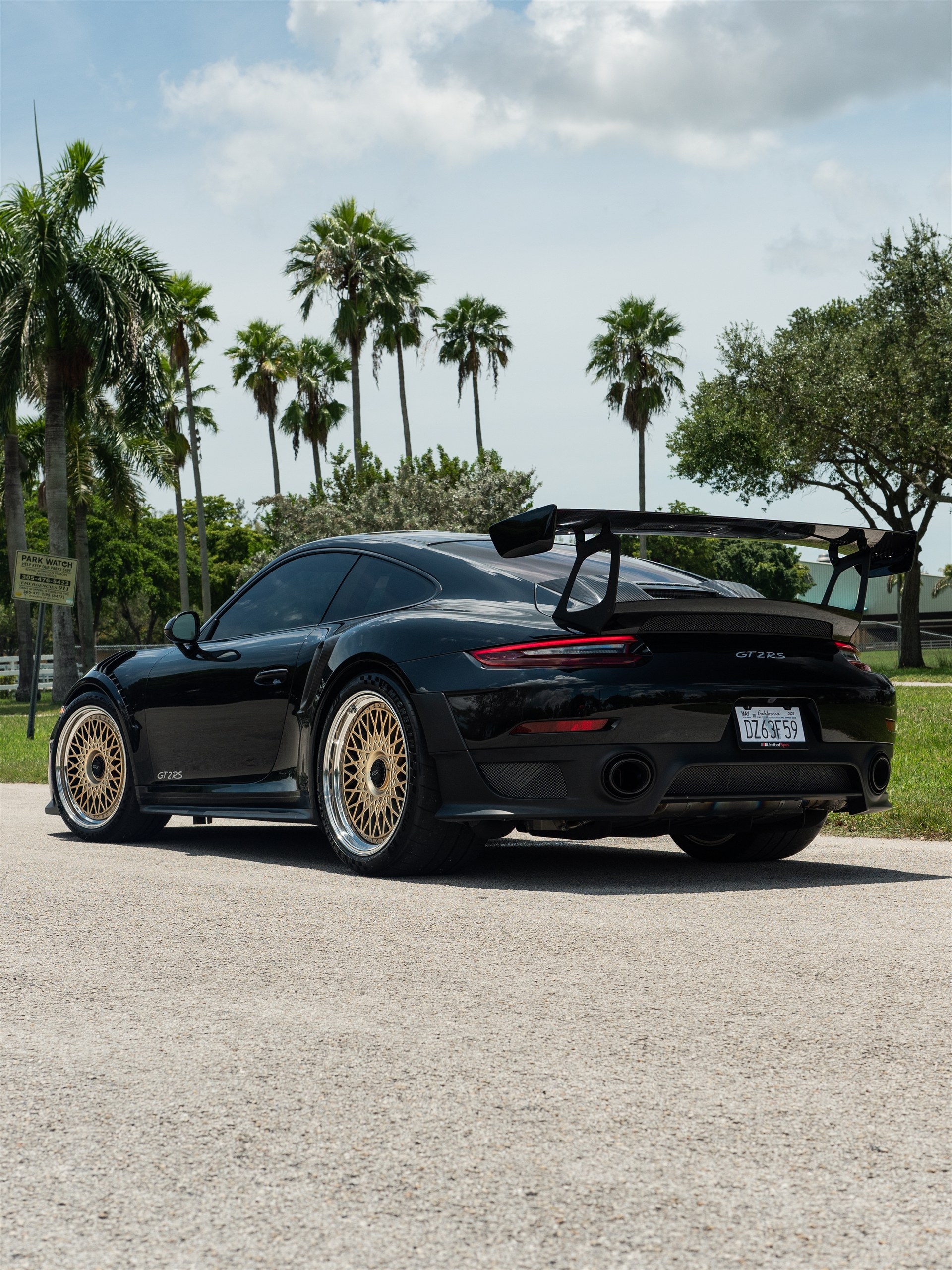Porsche 991 GT2 RS | Black | On HRE 501 FMR | Frozen Polished Gold            