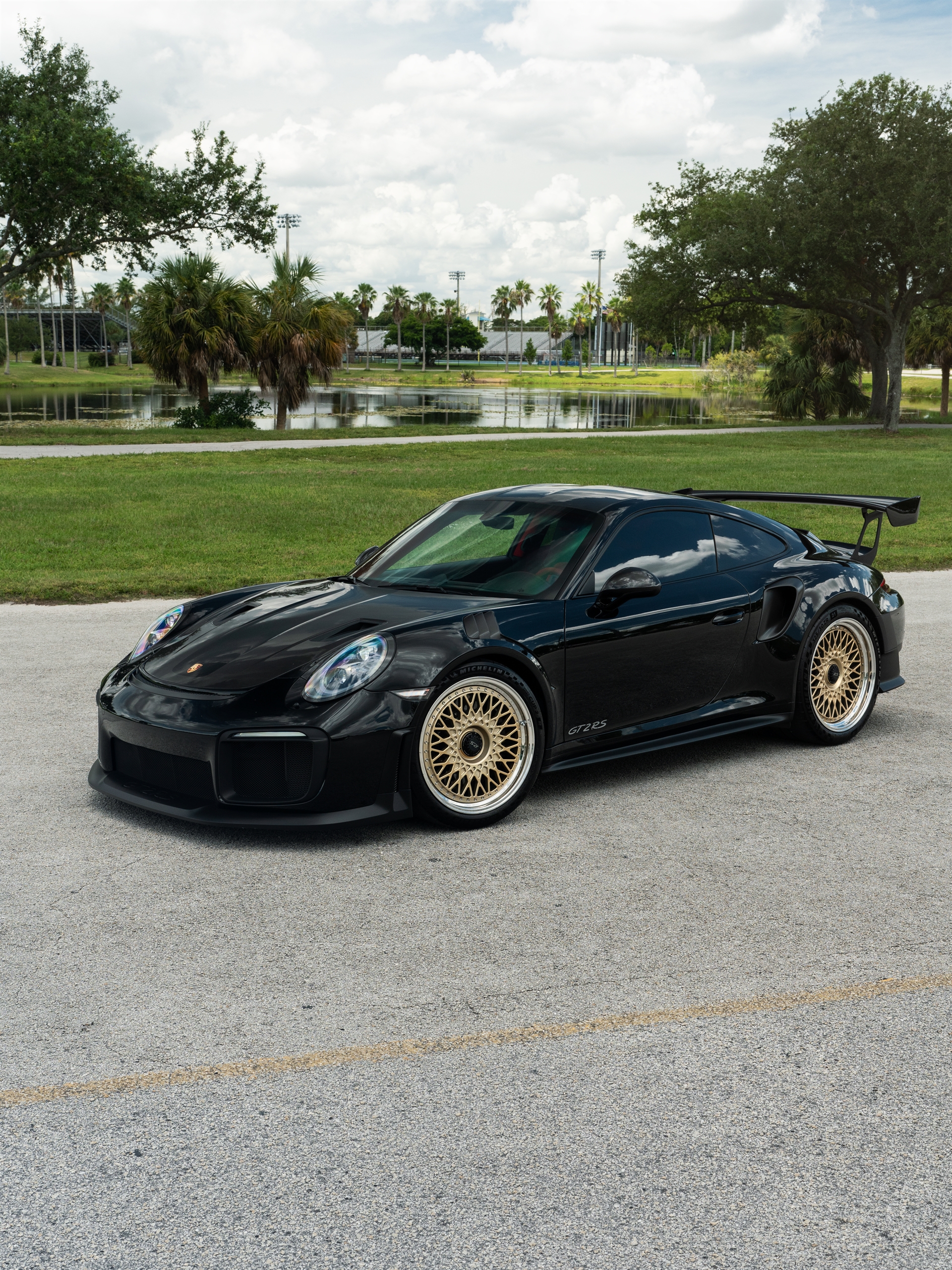 Porsche 991 GT2 RS | Black | On HRE 501 FMR | Frozen Polished Gold            