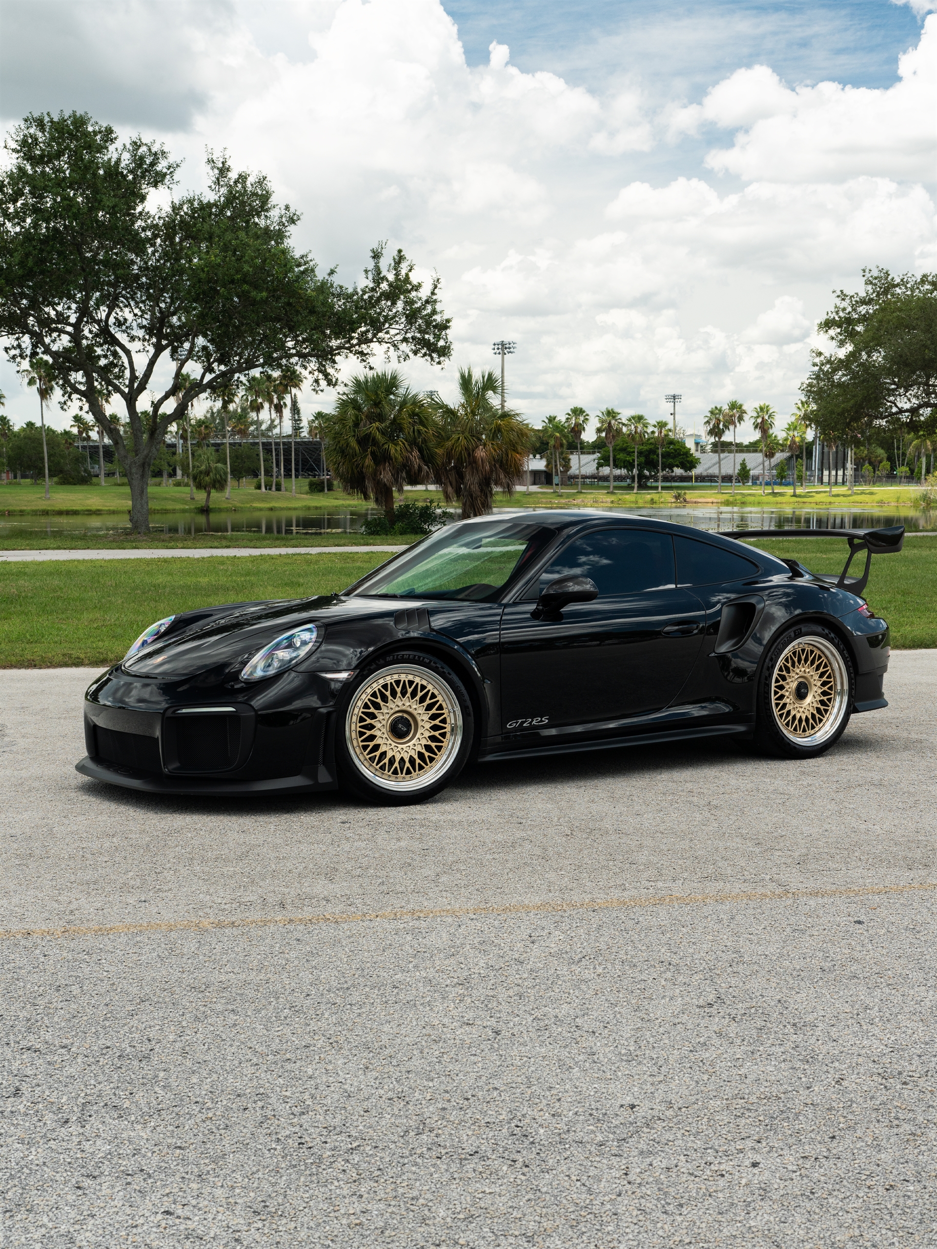 Porsche 991 GT2 RS | Black | On HRE 501 FMR | Frozen Polished Gold            