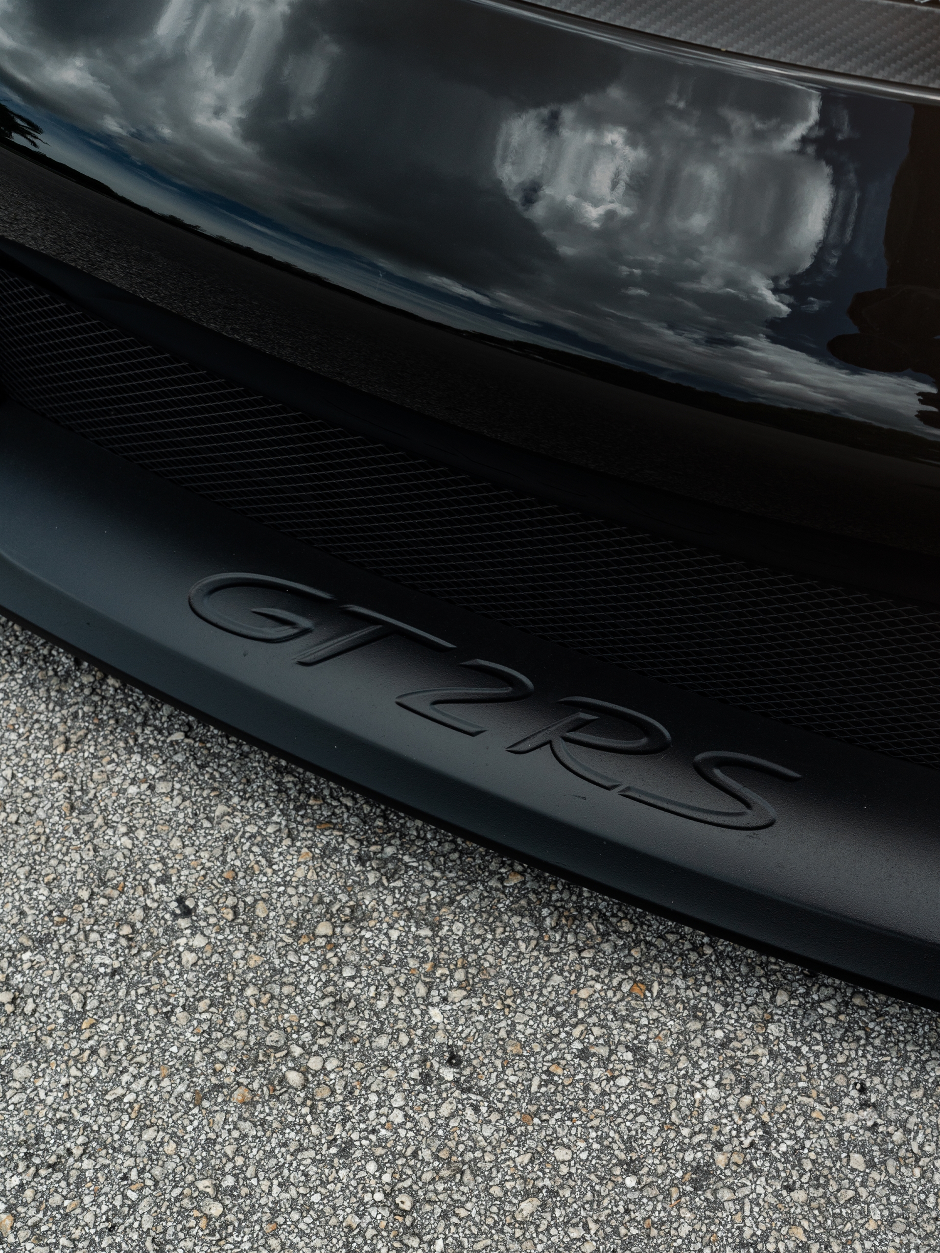 Porsche 991 GT2 RS | Black | On HRE 501 FMR | Frozen Polished Gold            