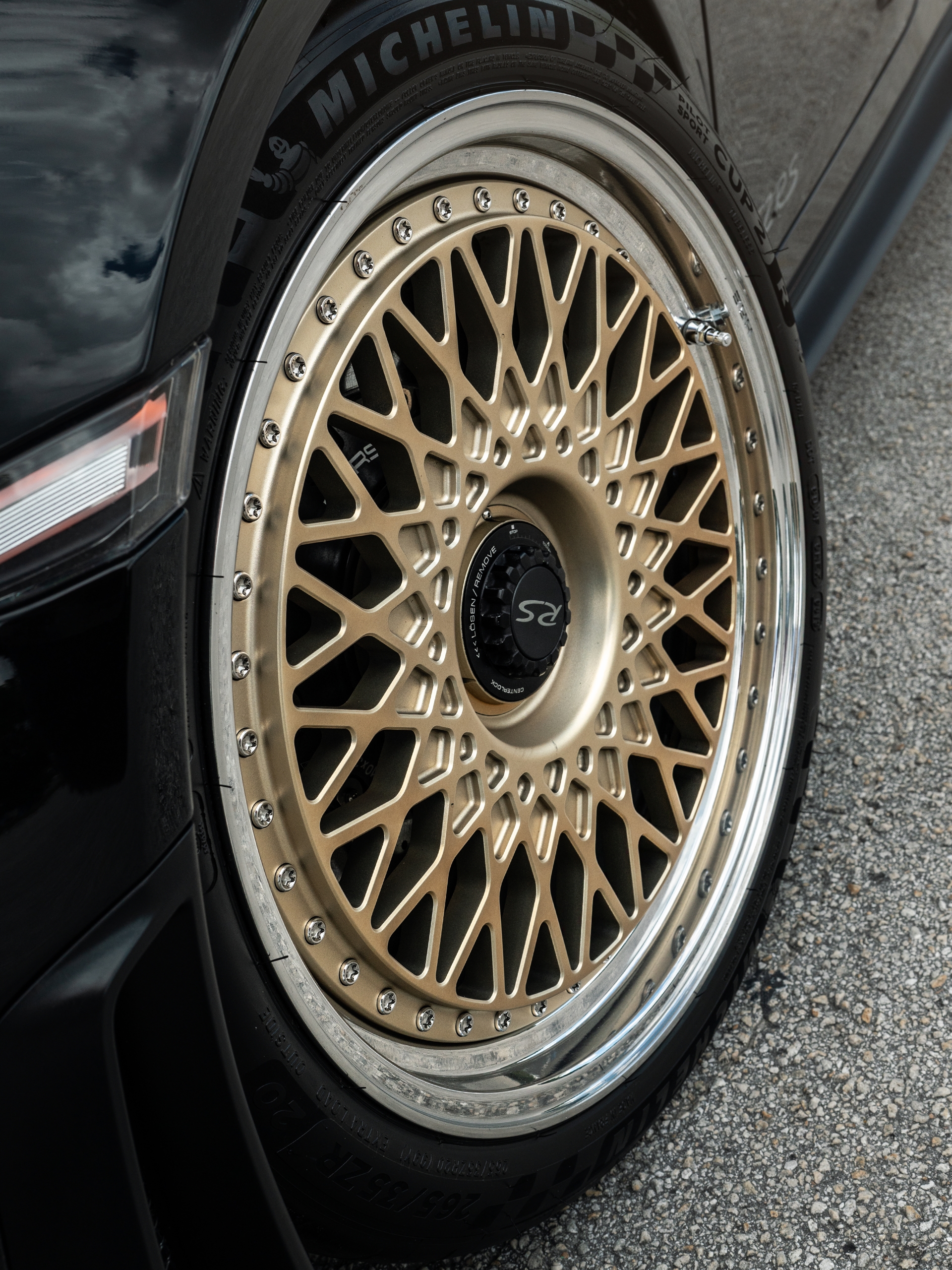 Porsche 991 GT2 RS | Black | On HRE 501 FMR | Frozen Polished Gold            