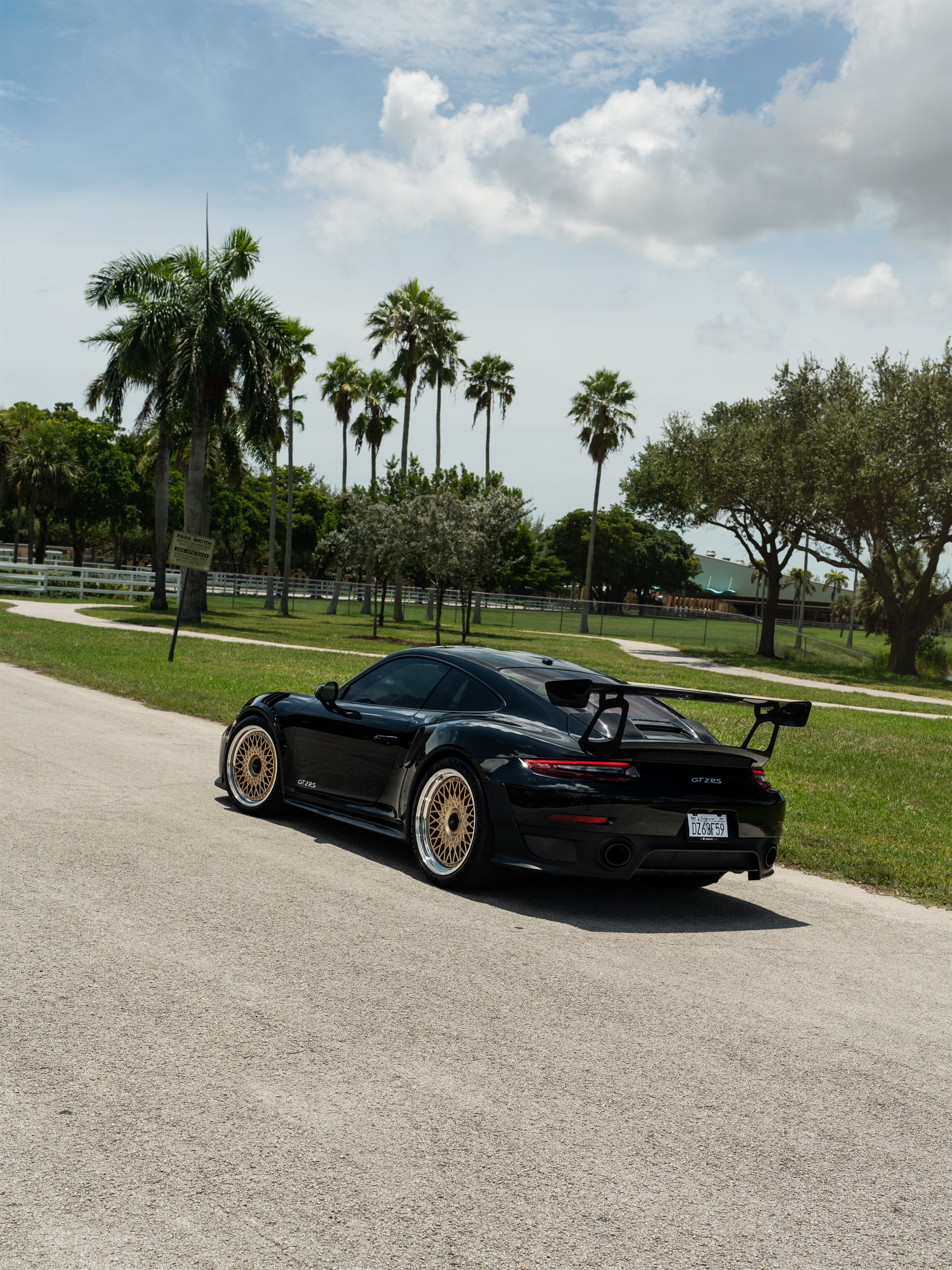 Porsche 991 GT2 RS | Black | On HRE 501 FMR | Frozen Polished Gold            