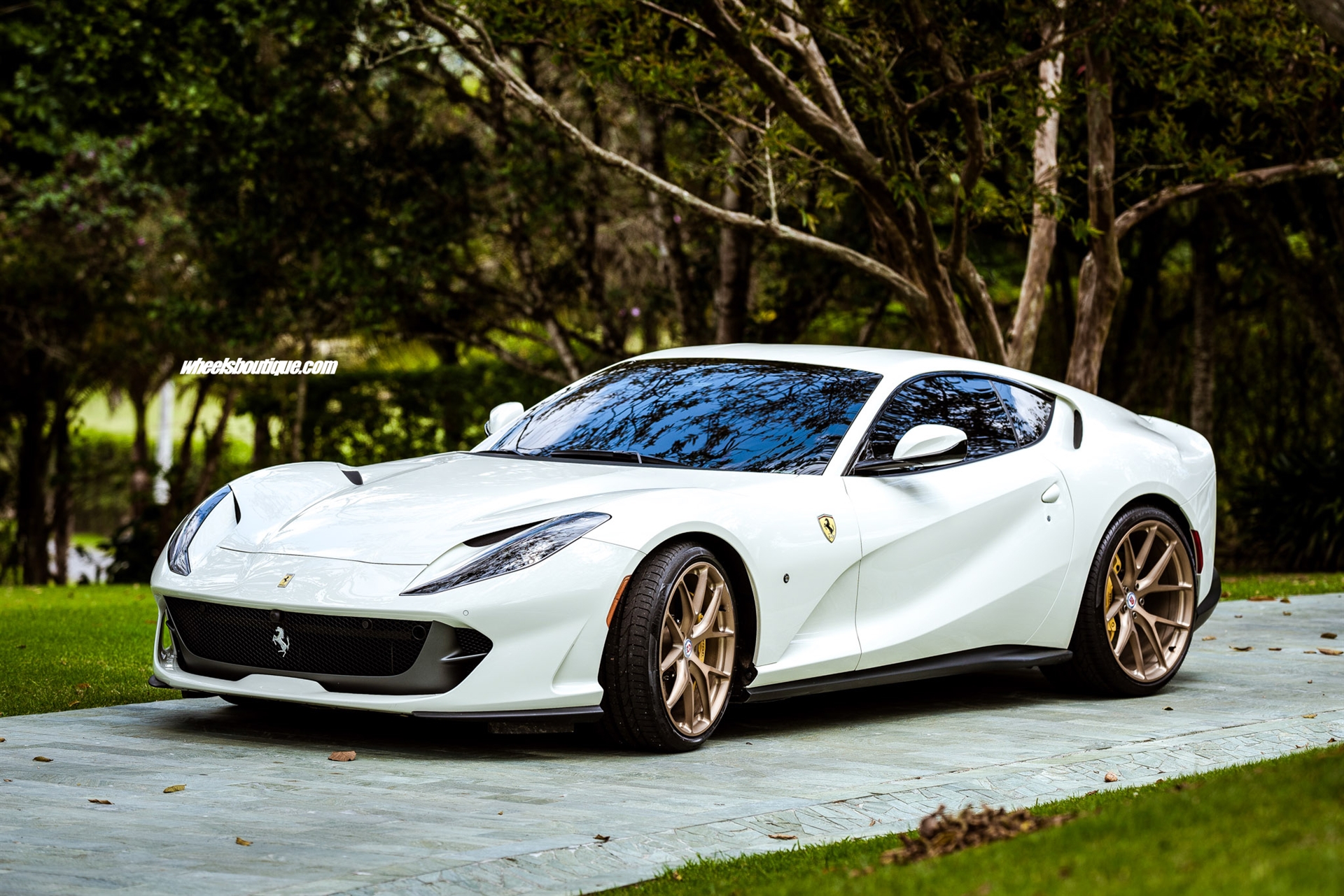 Ferrari 812 | Bianco Avus | on HRE P101 | Brushed Frozen Champagne