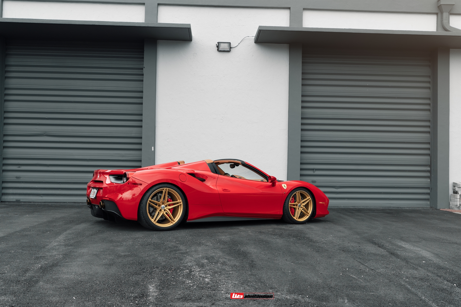 Ferrari 488 Spider | Rosso Corsa | on HRE P107SC | Frozen Polished Gold