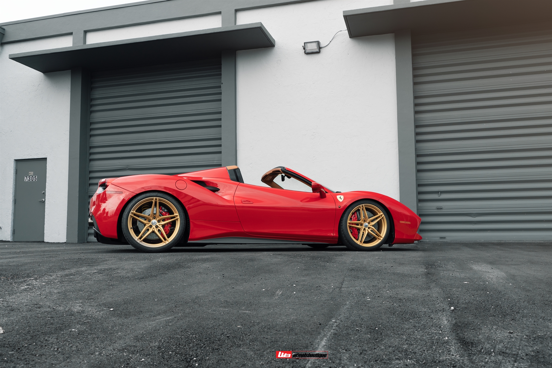 Ferrari 488 Spider | Rosso Corsa | on HRE P107SC | Frozen Polished Gold