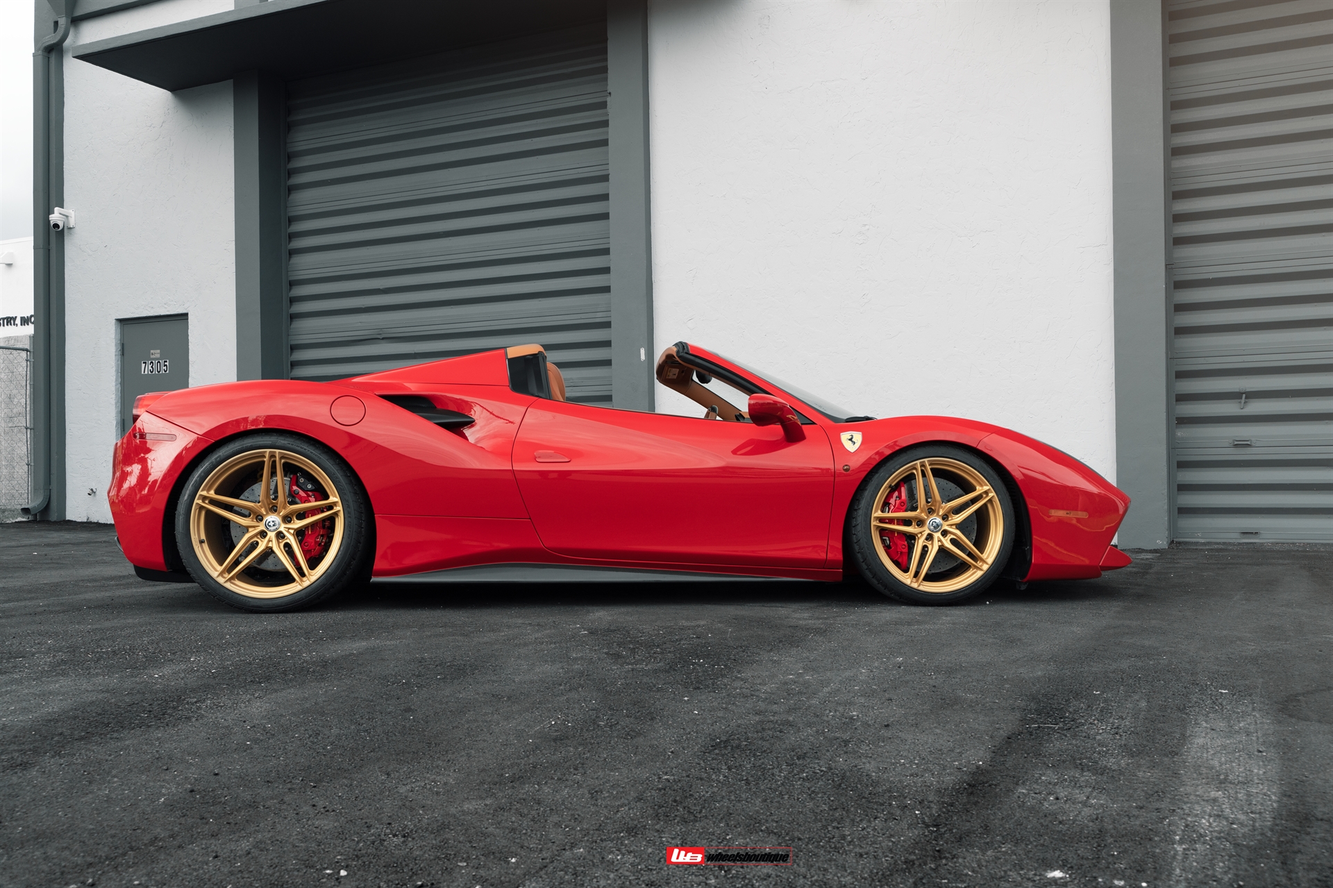 Ferrari 488 Spider | Rosso Corsa | on HRE P107SC | Frozen Polished Gold