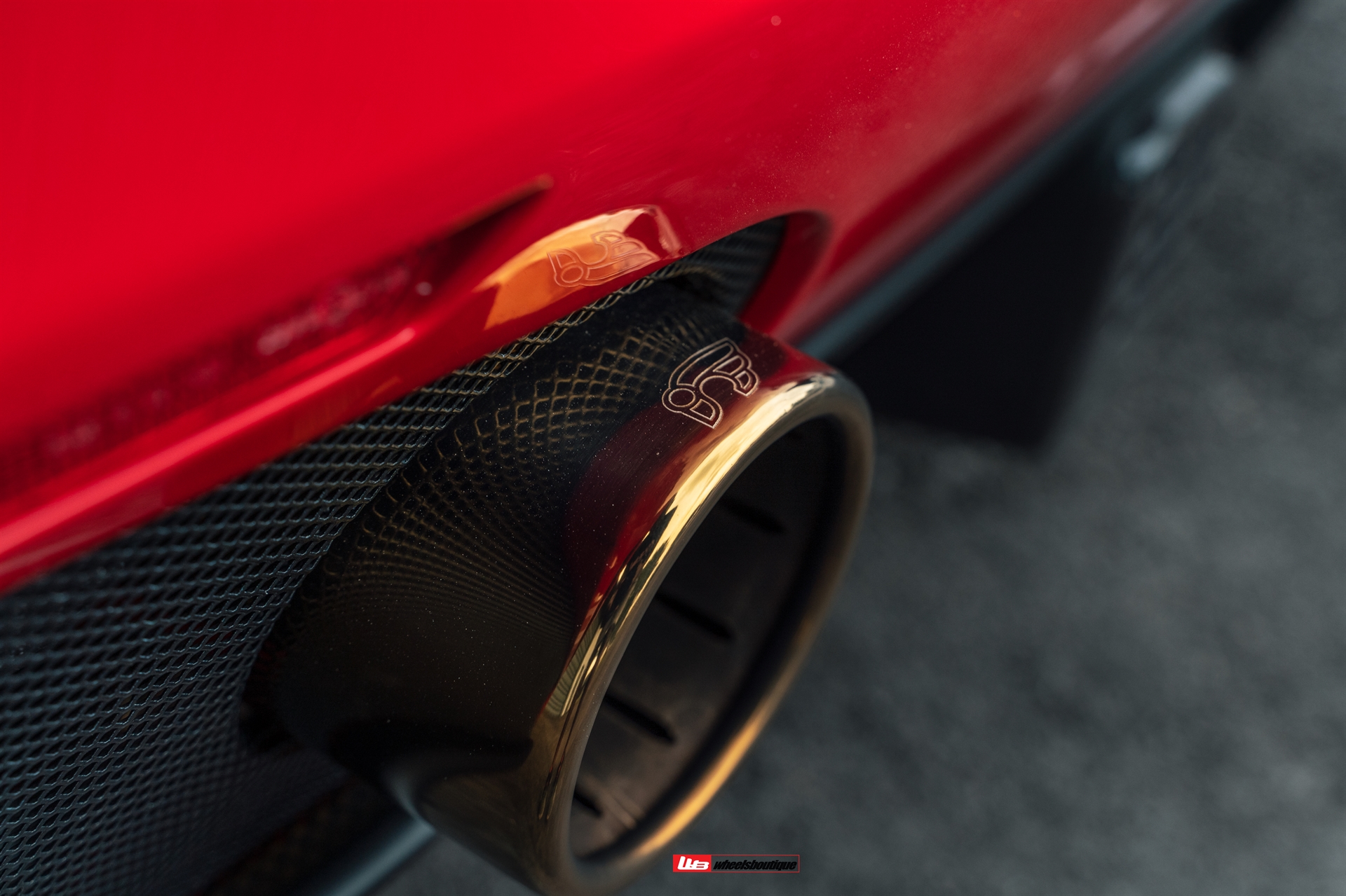 Ferrari 488 Spider | Rosso Corsa | on HRE P107SC | Frozen Polished Gold