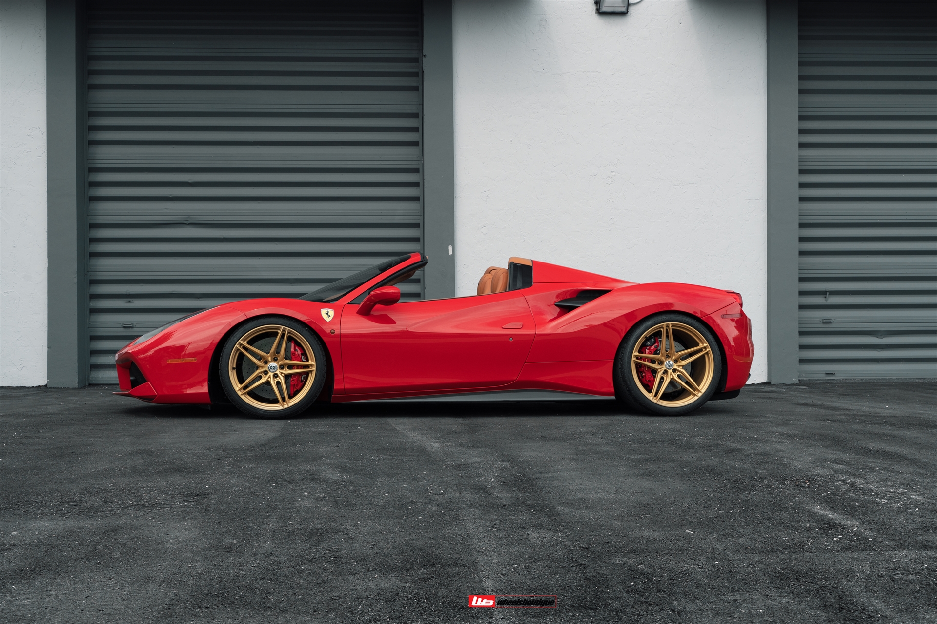 Ferrari 488 Spider | Rosso Corsa | on HRE P107SC | Frozen Polished Gold