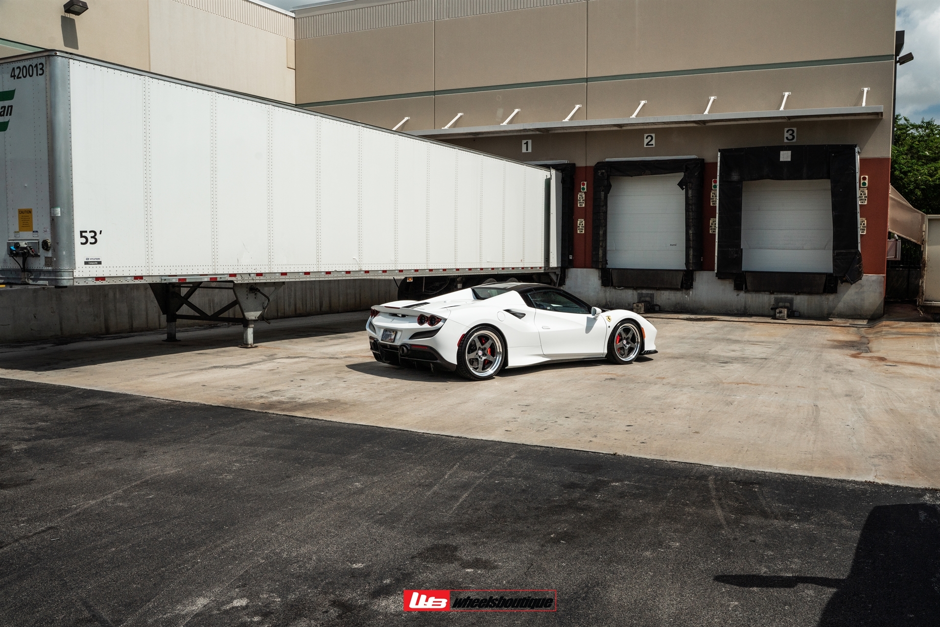 Novitec F8 Spider | Bianco Avus | HRE 527 FMR | Gloss Charcoal