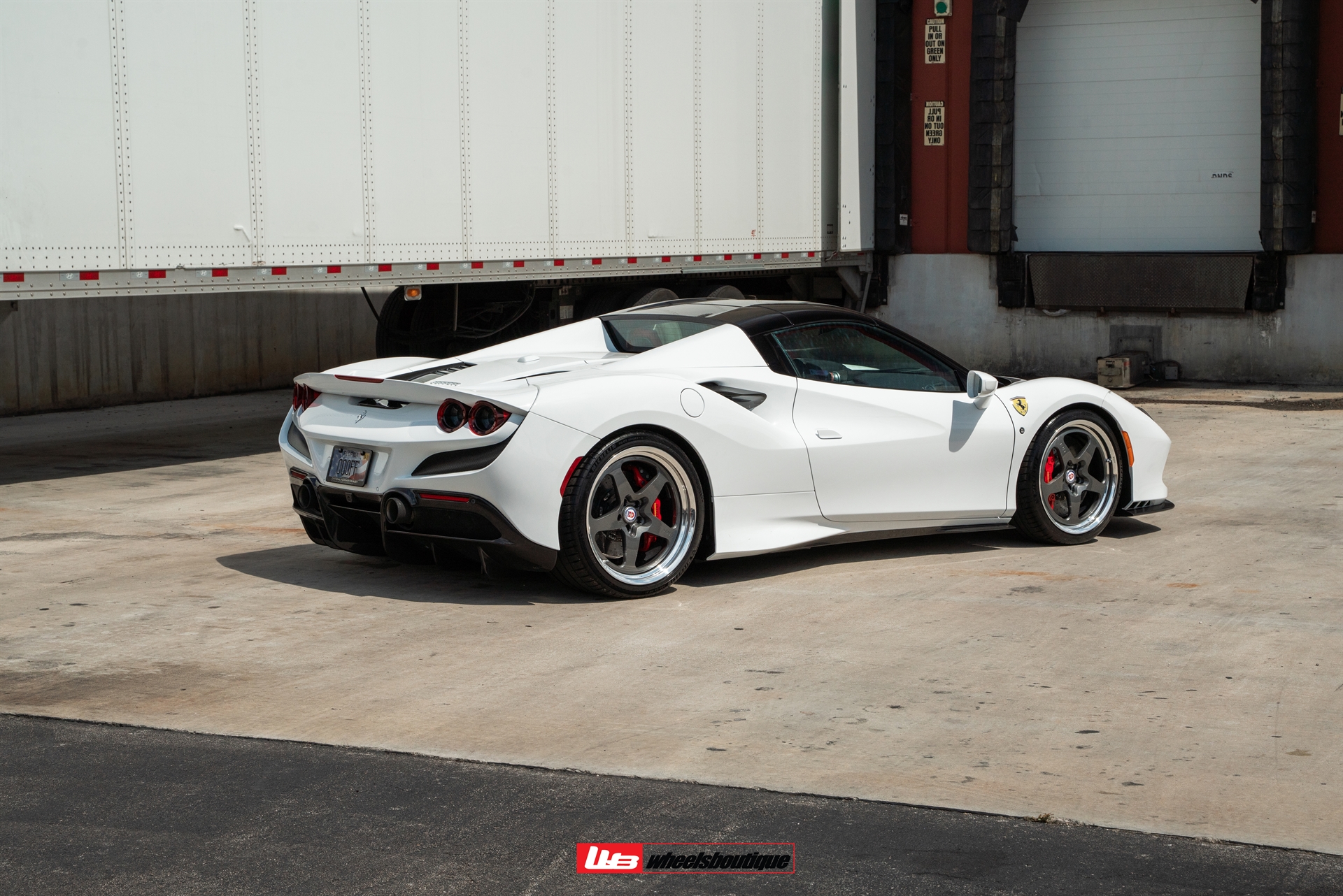 Novitec F8 Spider | Bianco Avus | HRE 527 FMR | Gloss Charcoal