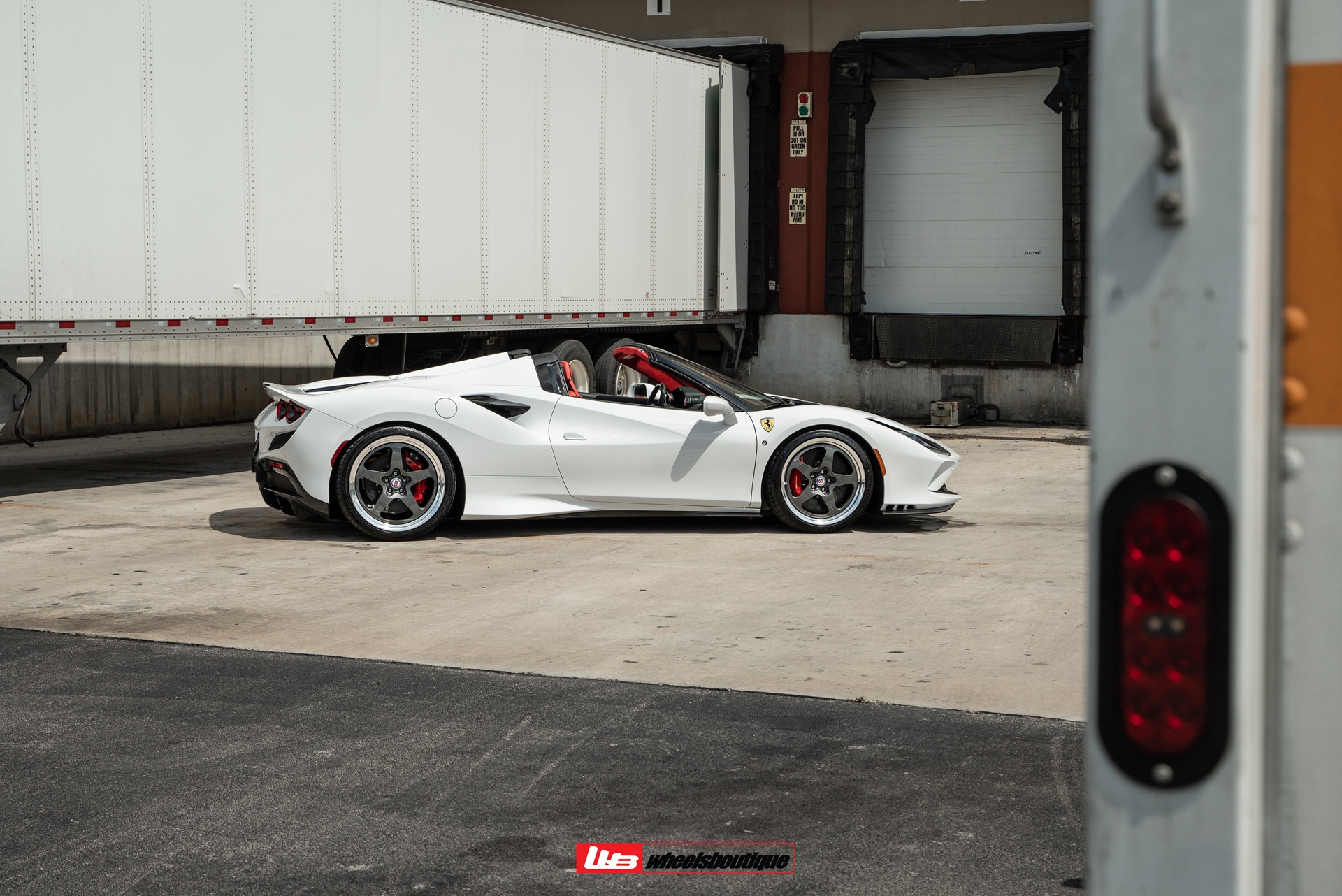 Novitec F8 Spider | Bianco Avus | HRE 527 FMR | Gloss Charcoal