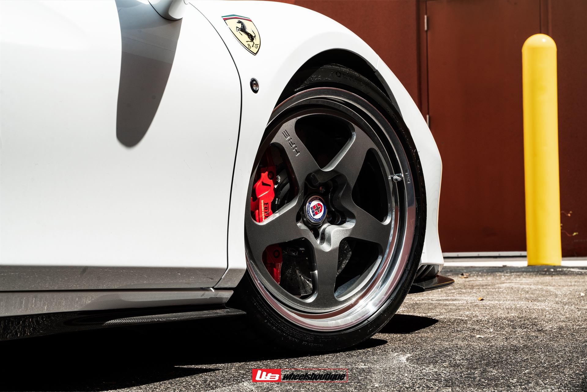 Novitec F8 Spider | Bianco Avus | HRE 527 FMR | Gloss Charcoal