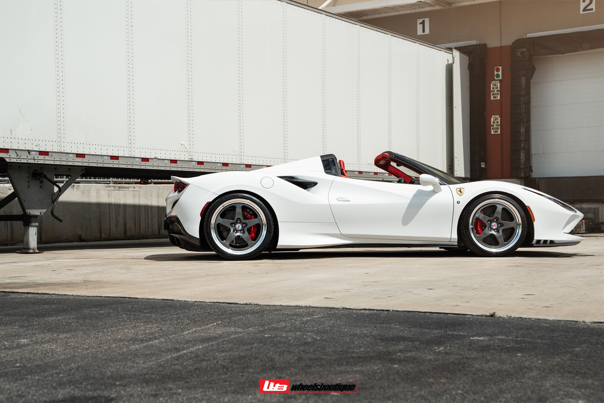 Novitec F8 Spider | Bianco Avus | HRE 527 FMR | Gloss Charcoal