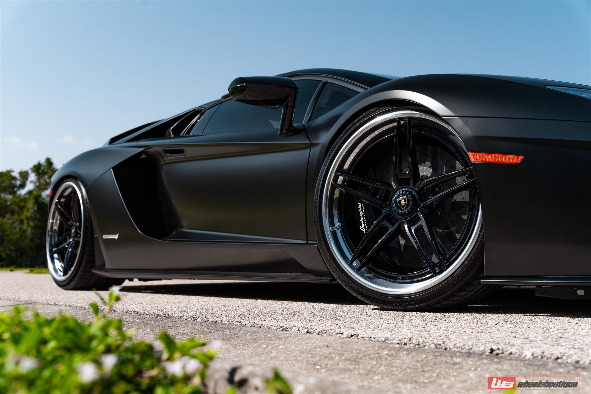Lamborghini Aventador S | | on ANRKY AN37 | Gloss Black