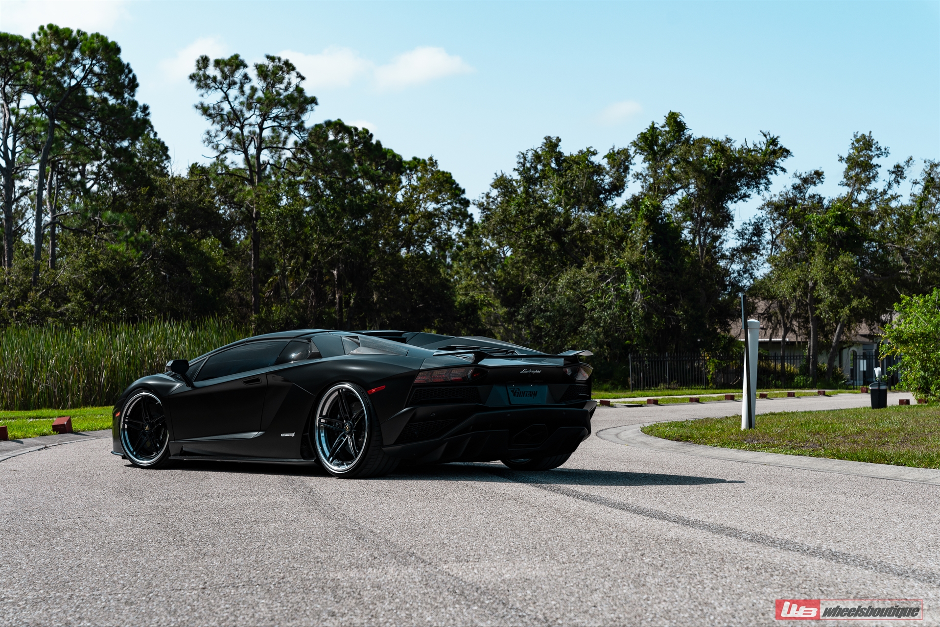 Lamborghini Aventador S | | on ANRKY AN37 | Gloss Black