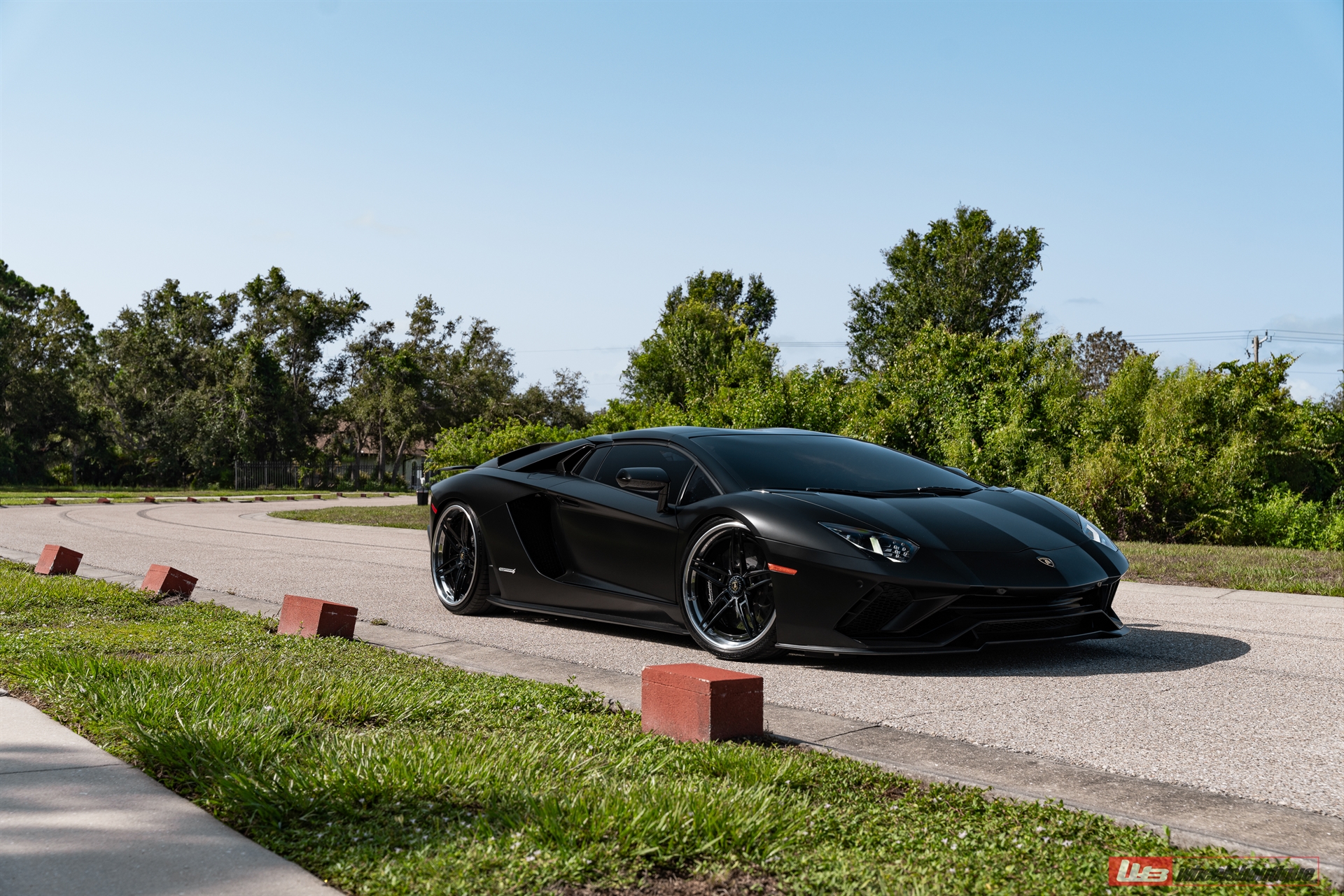 Lamborghini Aventador S | | on ANRKY AN37 | Gloss Black