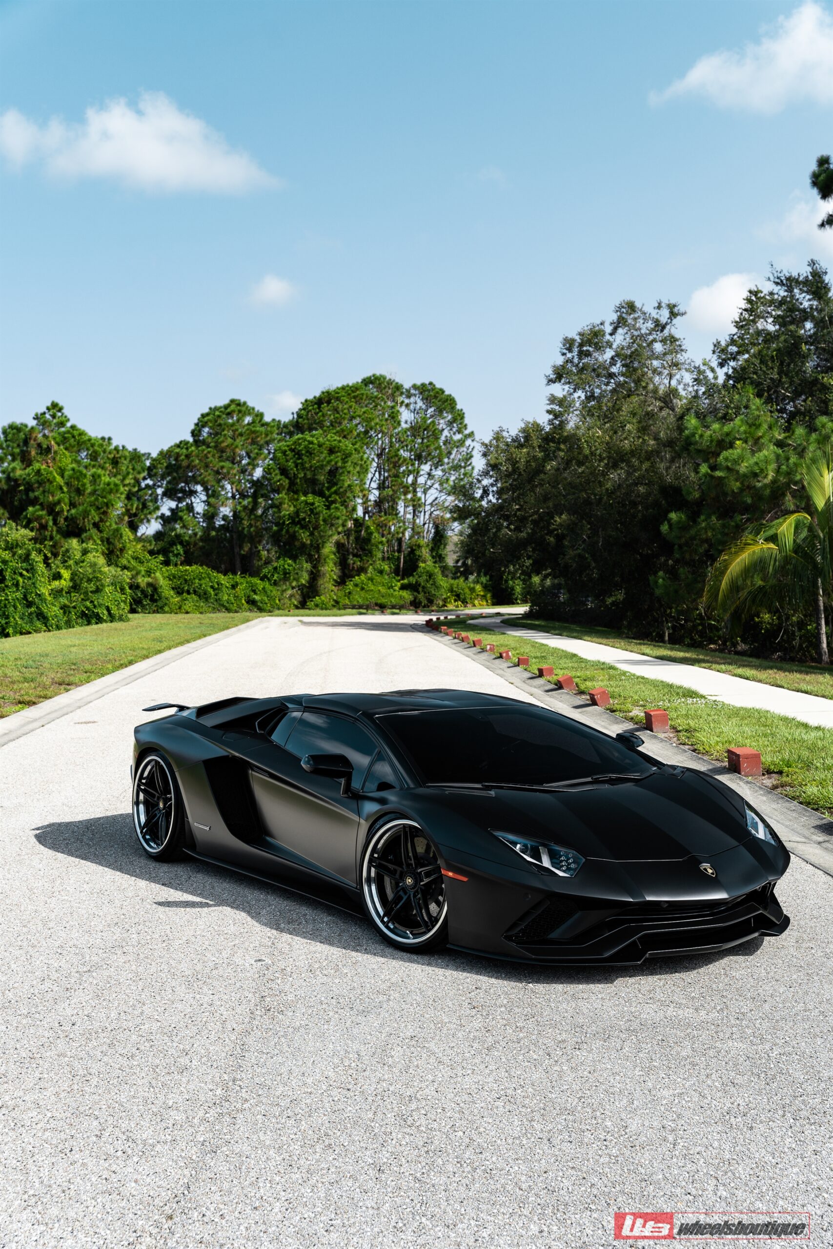 Lamborghini Aventador S | | on ANRKY AN37 | Gloss Black