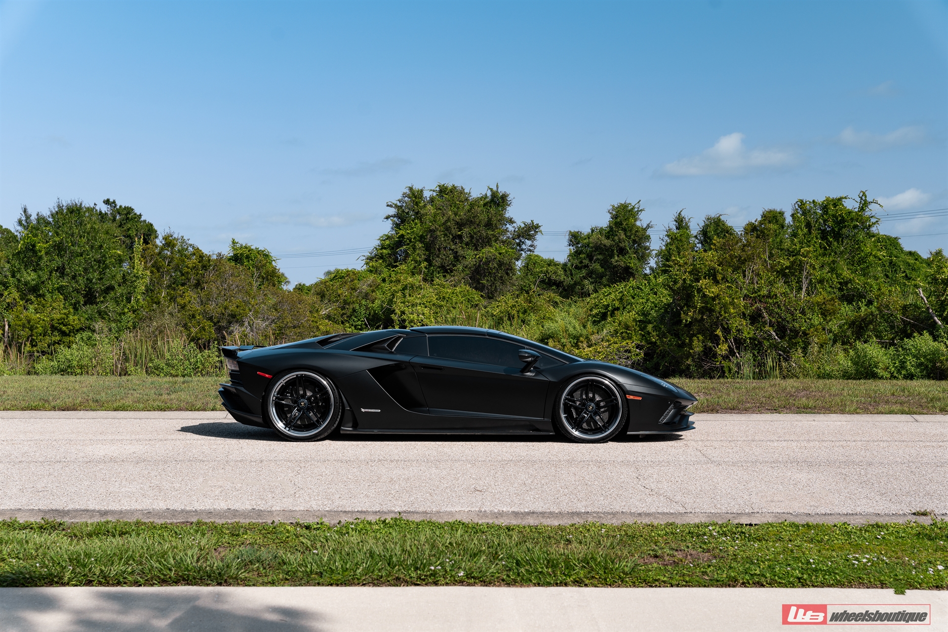 Lamborghini Aventador S | | on ANRKY AN37 | Gloss Black