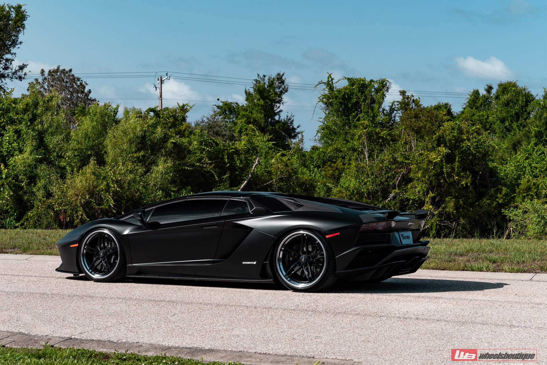 Lamborghini Aventador S | | on ANRKY AN37 | Gloss Black