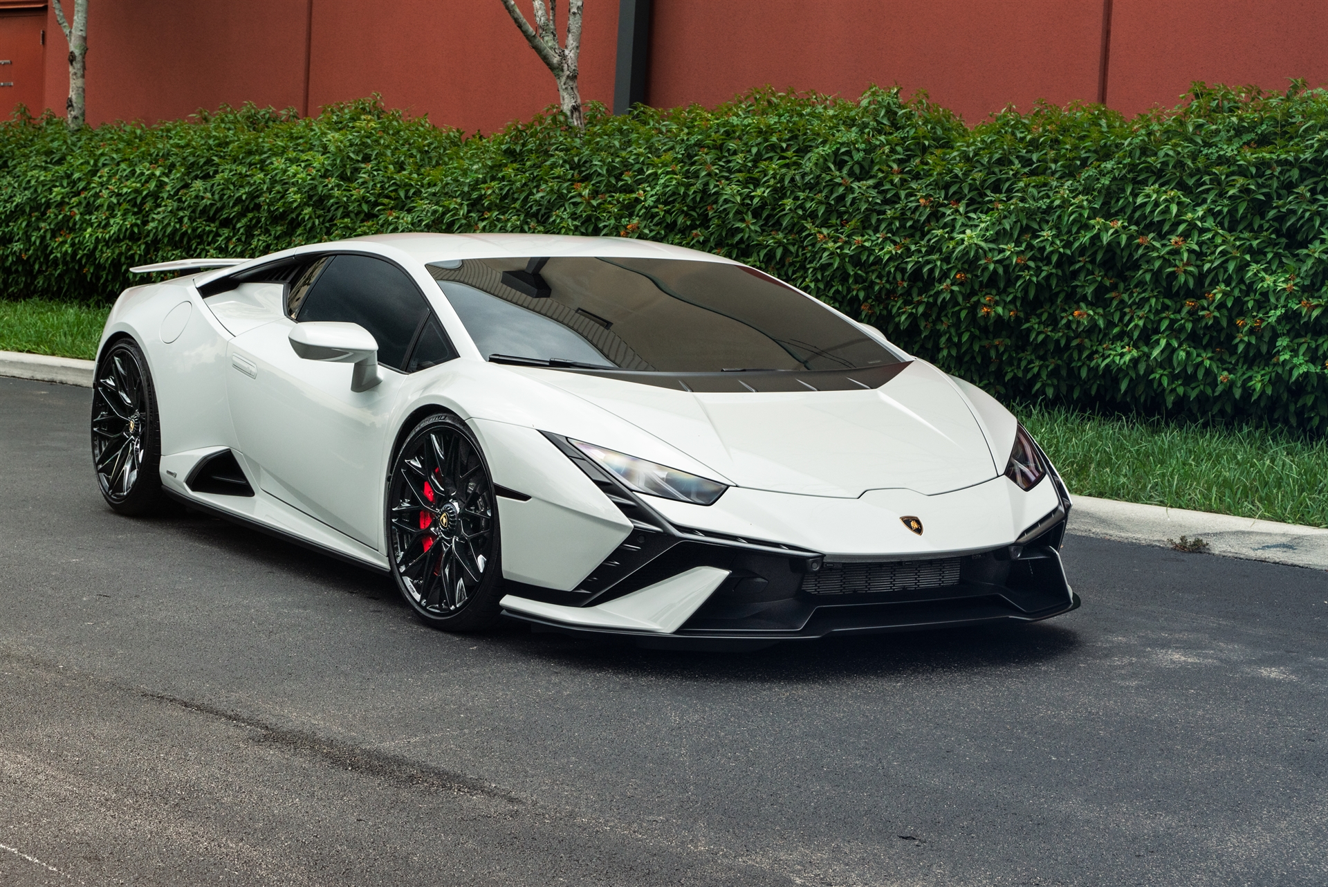 Lamborghini Huracan Tecnica | | on HRE P200 | Gloss Black