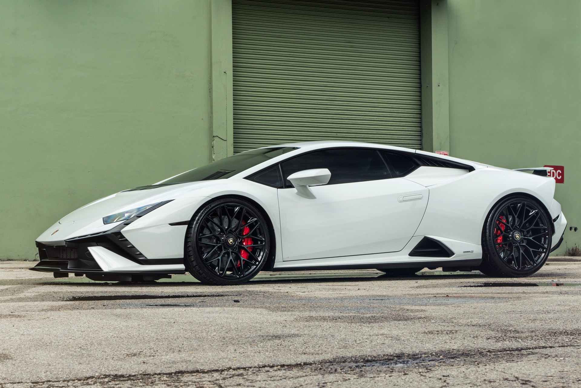 Lamborghini Huracan Tecnica | | on HRE P200 | Gloss Black