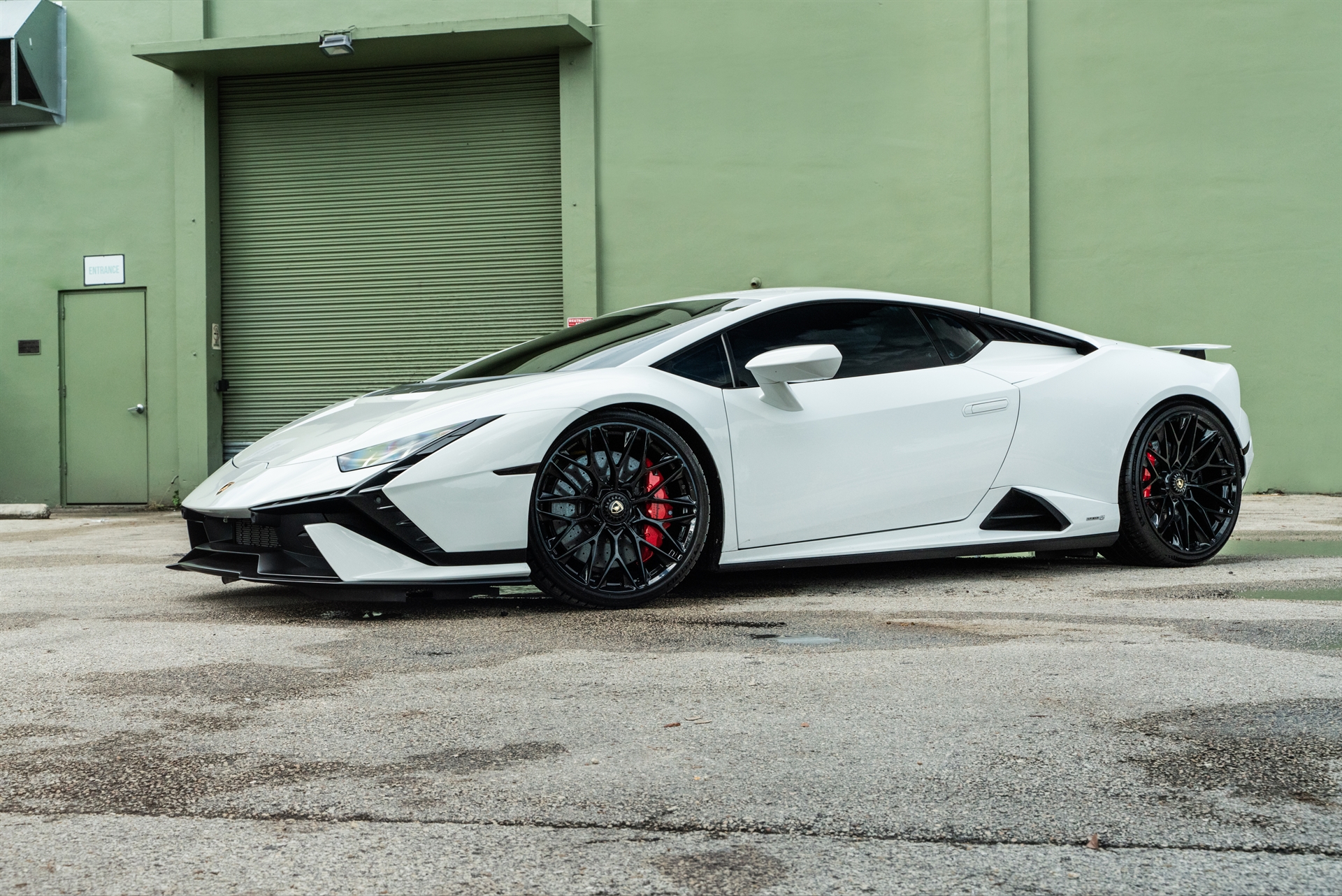 Lamborghini Huracan Tecnica | | on HRE P200 | Gloss Black