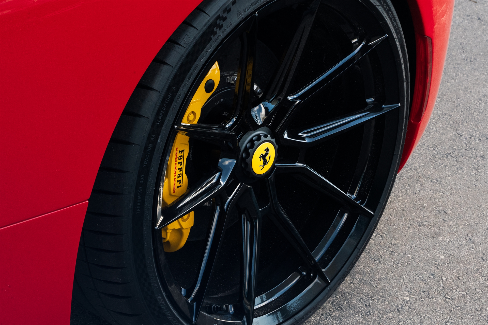 Ferrari SF90 Spider | Rosso Corsa | on Novitec NF10 ZV | Gloss Black
