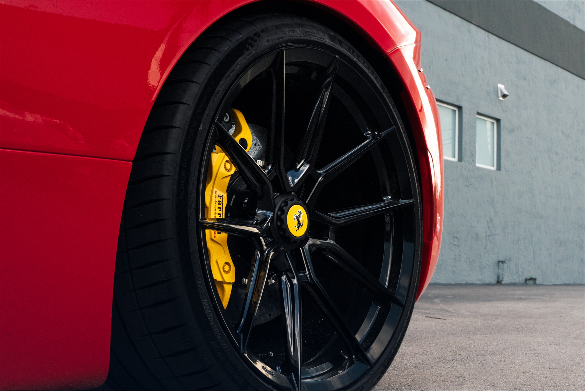 Ferrari SF90 Spider | Rosso Corsa | on Novitec NF10 ZV | Gloss Black