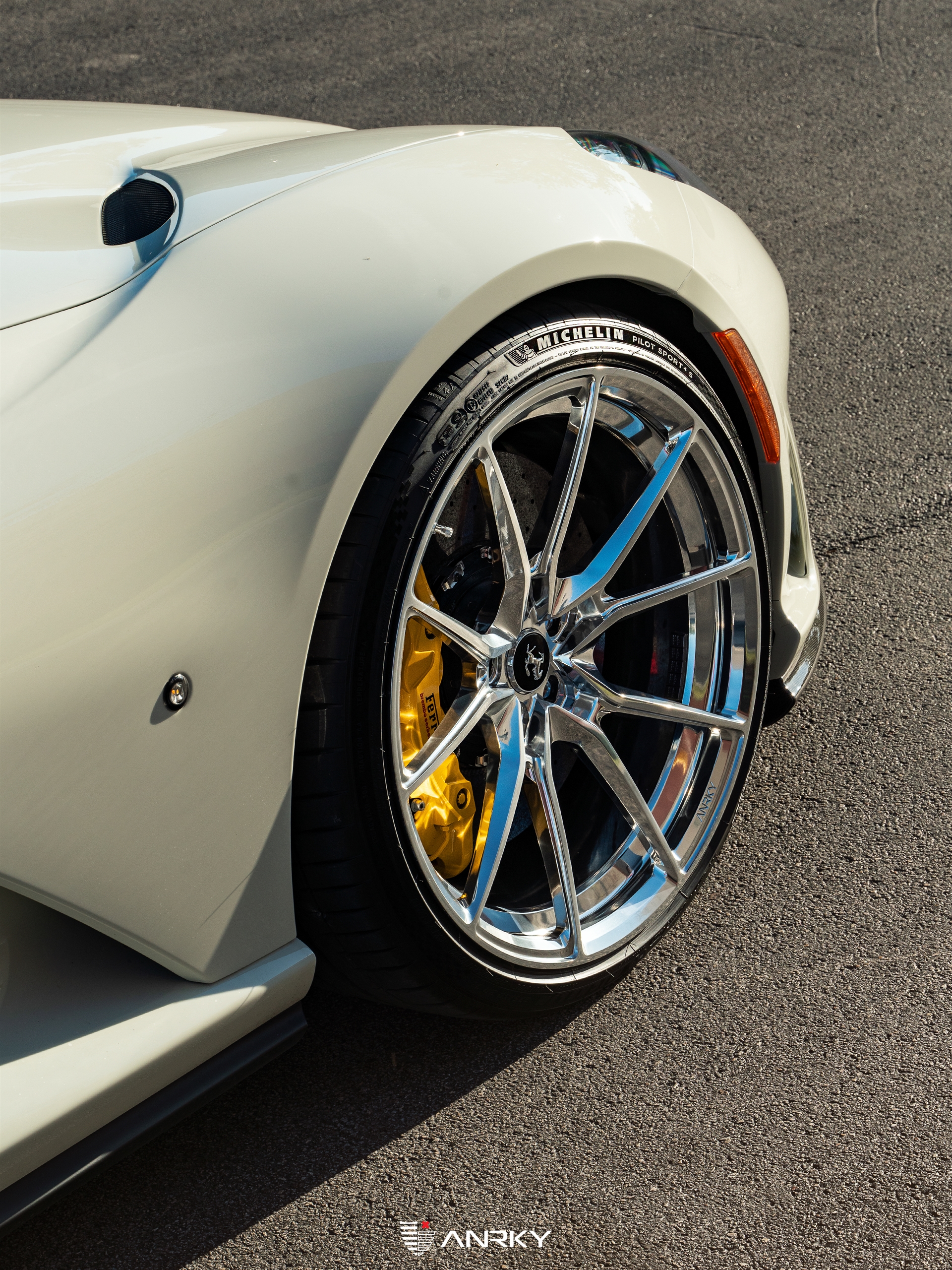 Ferrari 812 | Bianco Avus | on ANRKY AN12 | Polished Clear