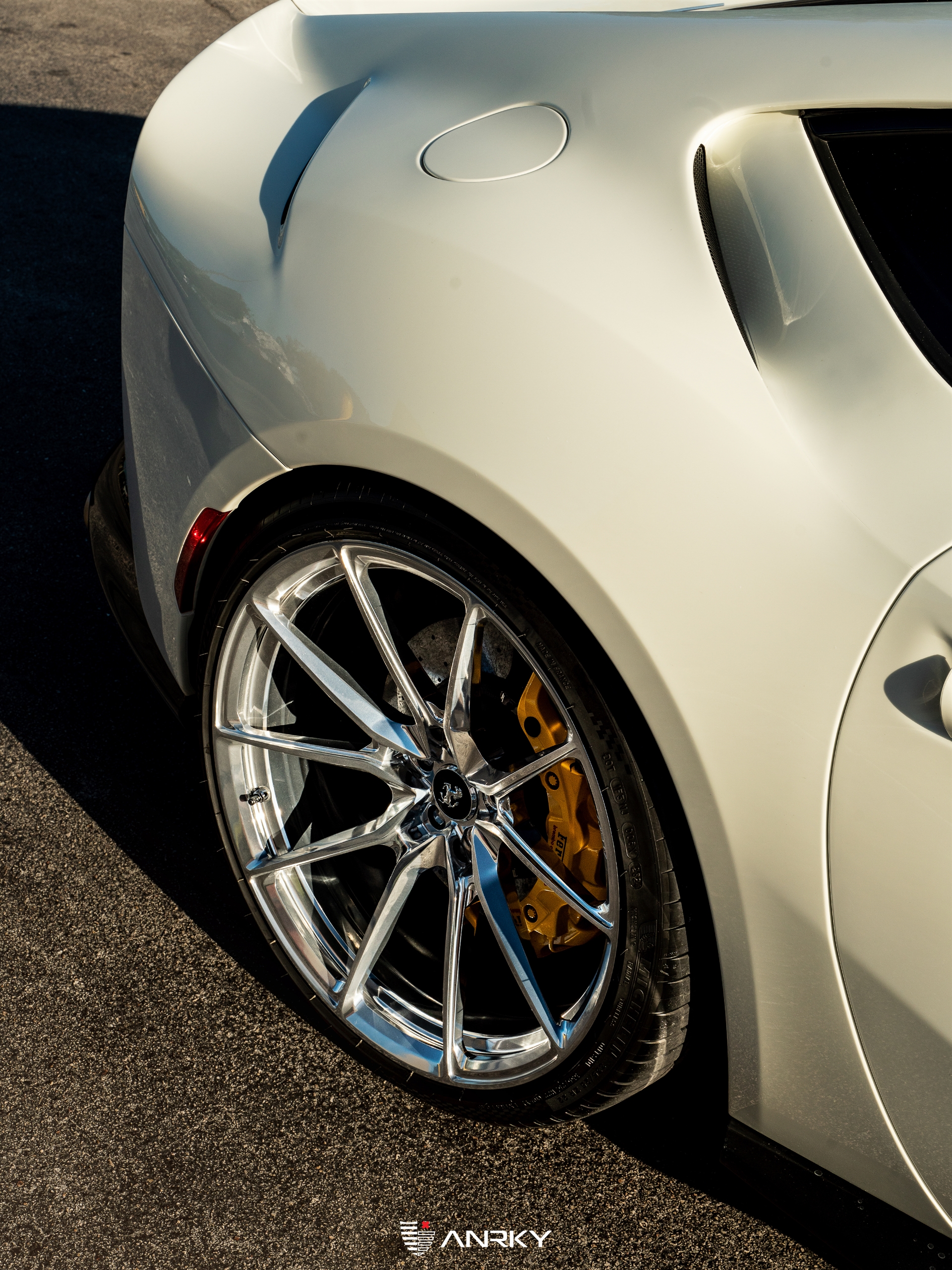 Ferrari 812 | Bianco Avus | on ANRKY AN12 | Polished Clear