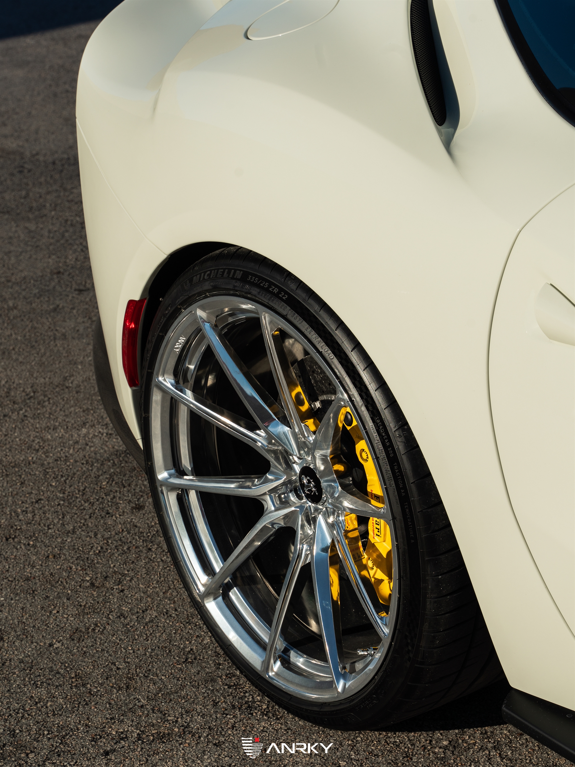 Ferrari 812 | Bianco Avus | on ANRKY AN12 | Polished Clear