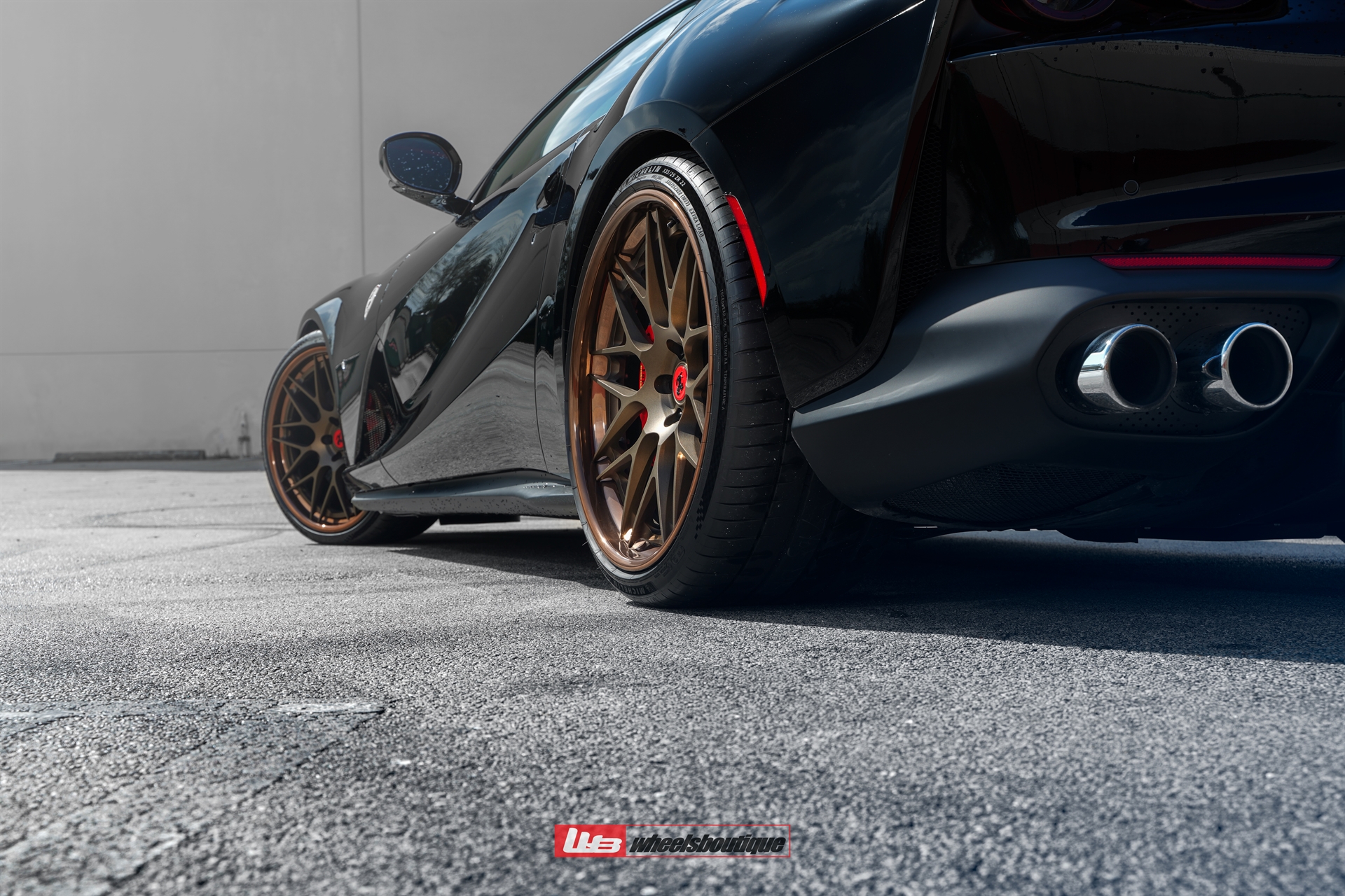 Ferrari 812 | Nero | on HRE RS100 | Polished Bronze