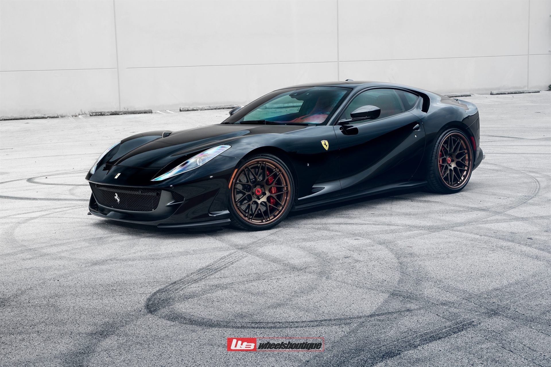 Ferrari 812 | Nero | on HRE RS100 | Polished Bronze
