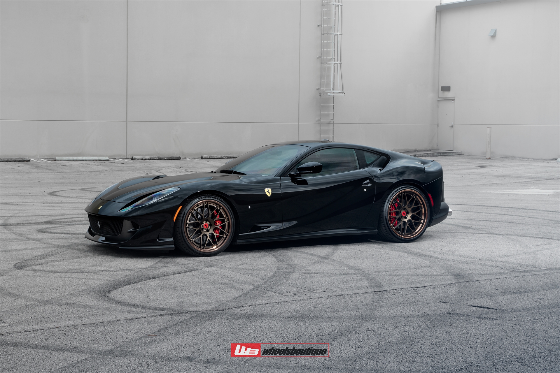 Ferrari 812 | Nero | on HRE RS100 | Polished Bronze
