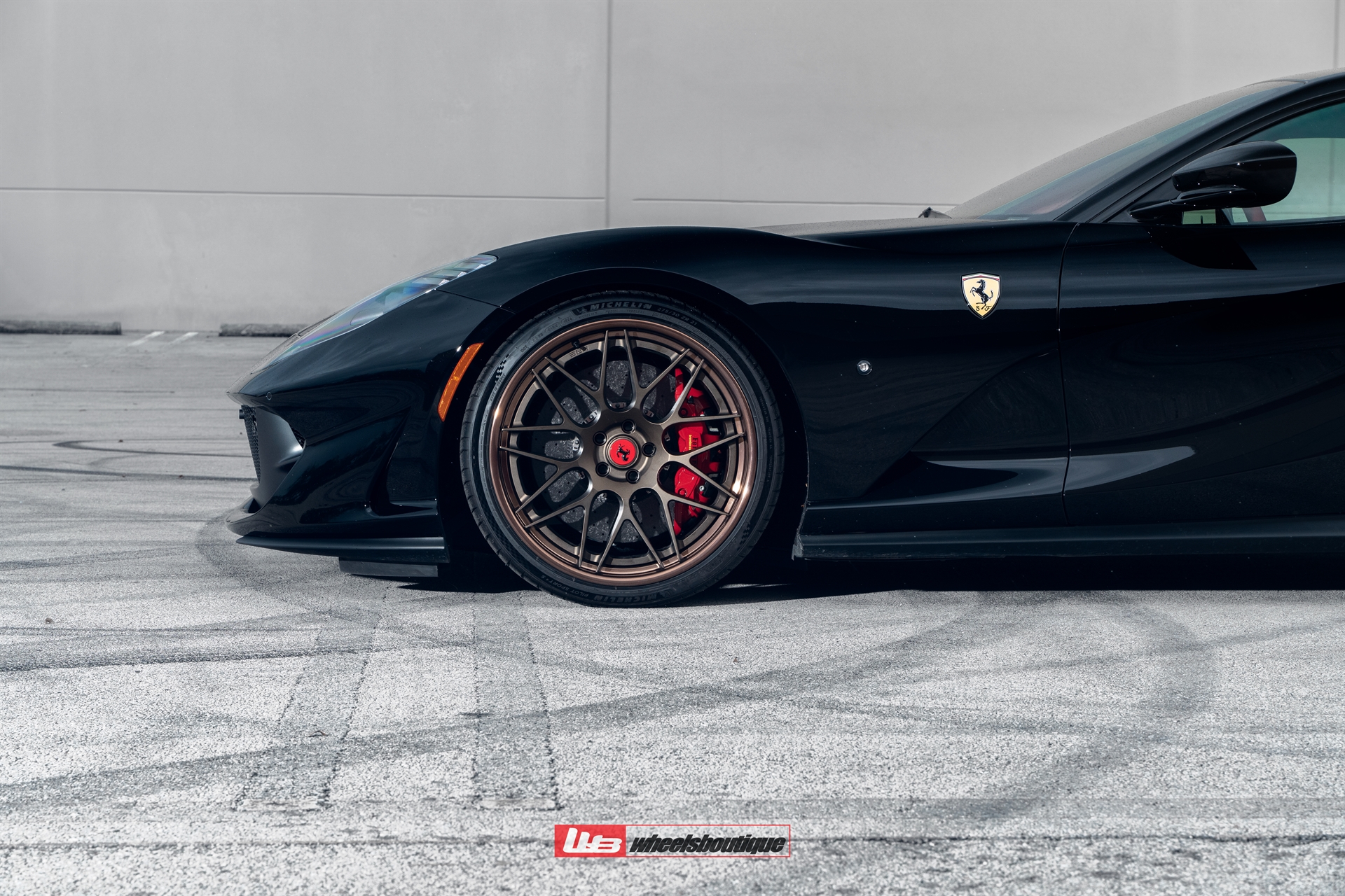 Ferrari 812 | Nero | on HRE RS100 | Polished Bronze