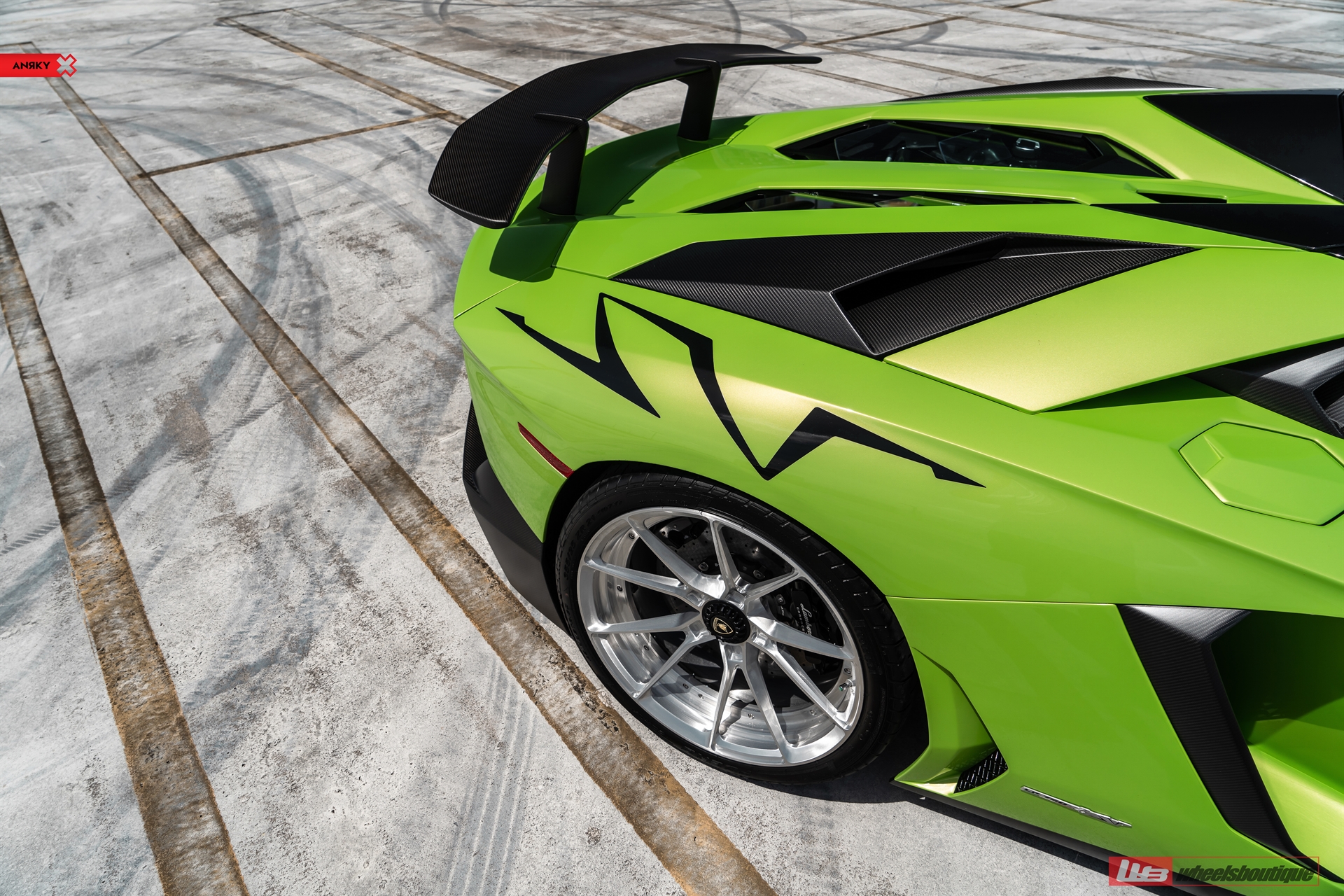 Lamborghini Aventador SV Roadster | | on ANRKY AN22 | Brushed Clear