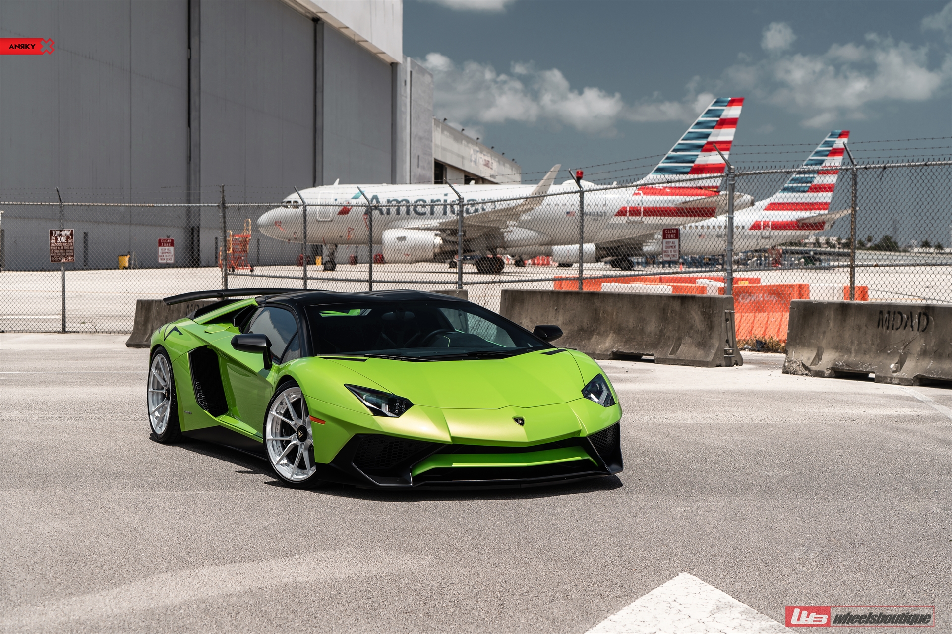 Lamborghini Aventador SV Roadster | | on ANRKY AN22 | Brushed Clear