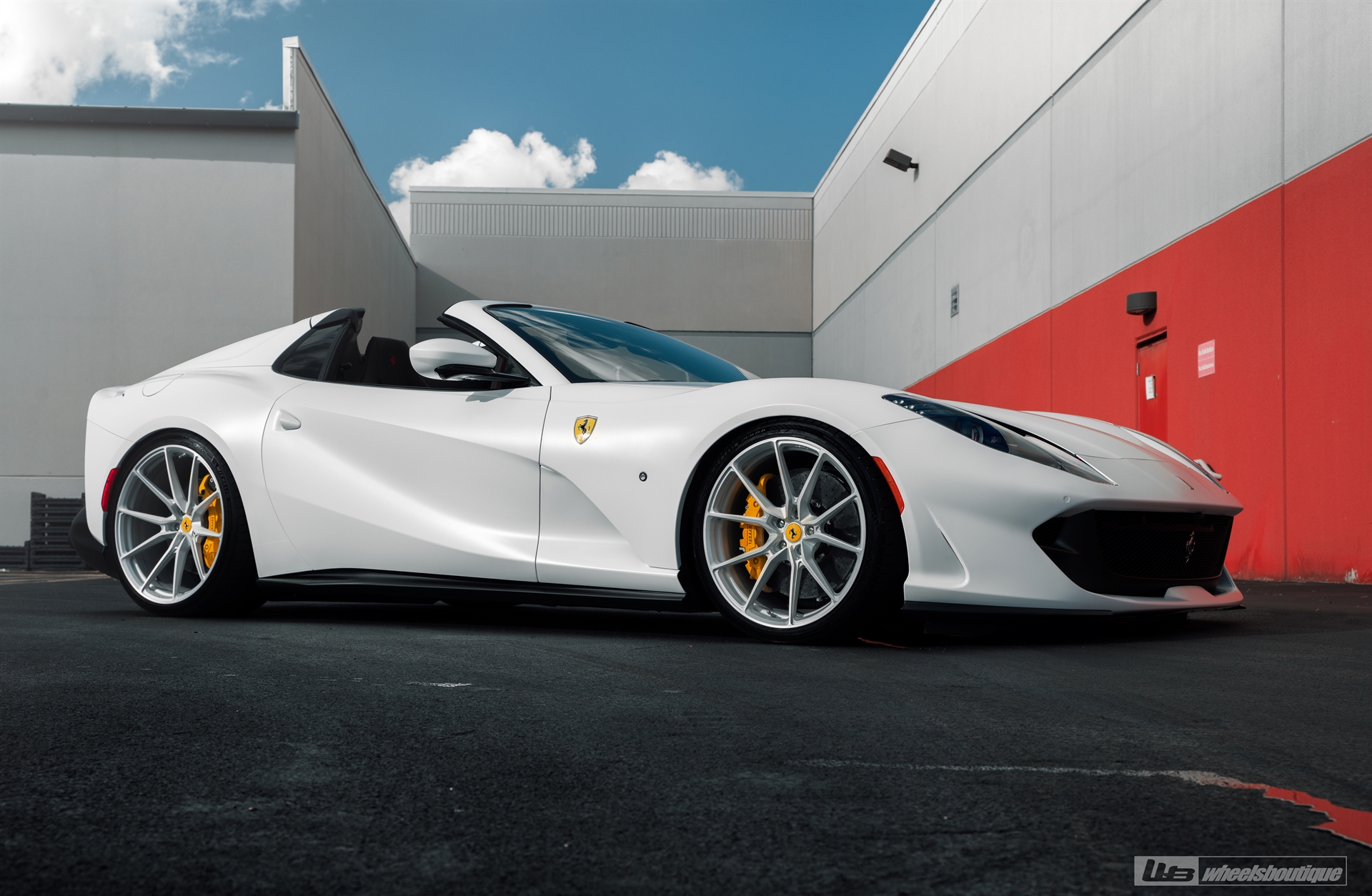 Ferrari 812 GTS | Bianco Avus | on ANRKY AN12 | Brushed Clear