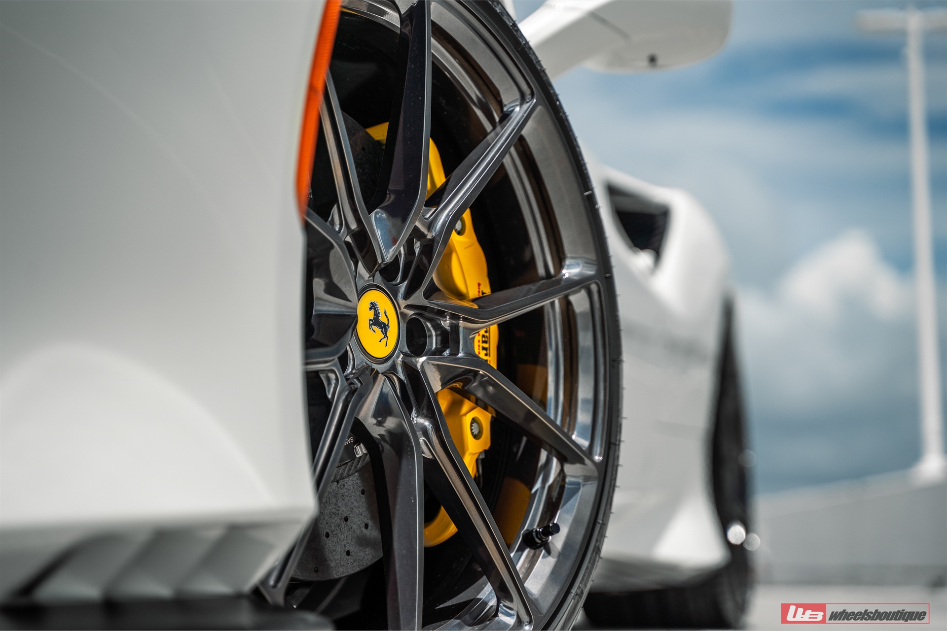 Ferrari F8 | Bianco Avus | on ANRKY AN12 | Mirror Polished Smoke