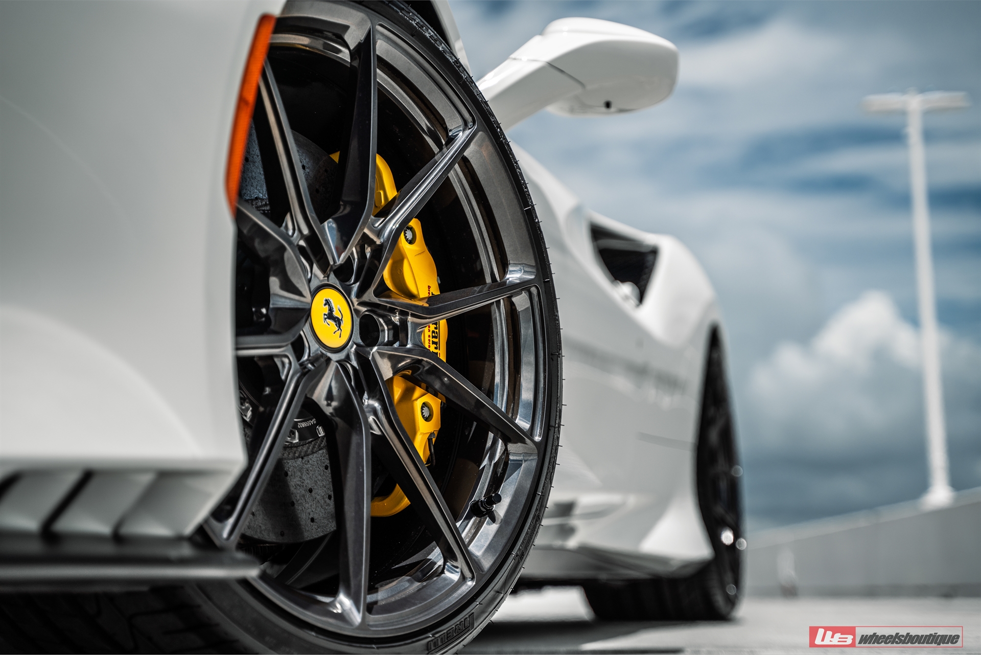 Ferrari F8 | Bianco Avus | on ANRKY AN12 | Mirror Polished Smoke