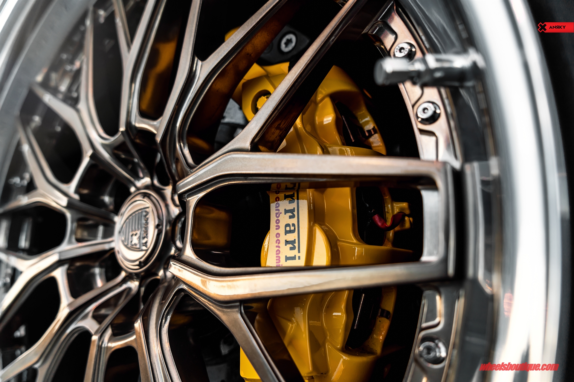 Novitec 812 | Rosso Corsa | on ANRKY RS1 | Polished Champagne