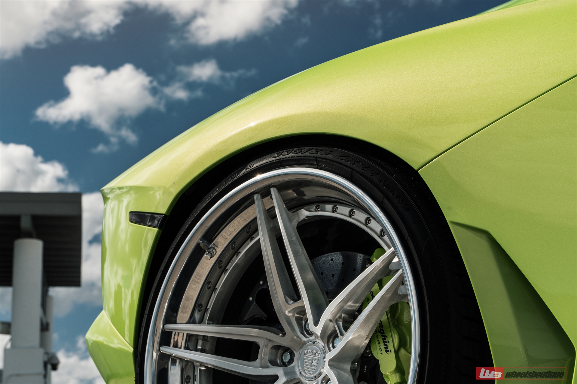 Lamborghini Aventador | | on ANRKY AN37 | Brushed Clear