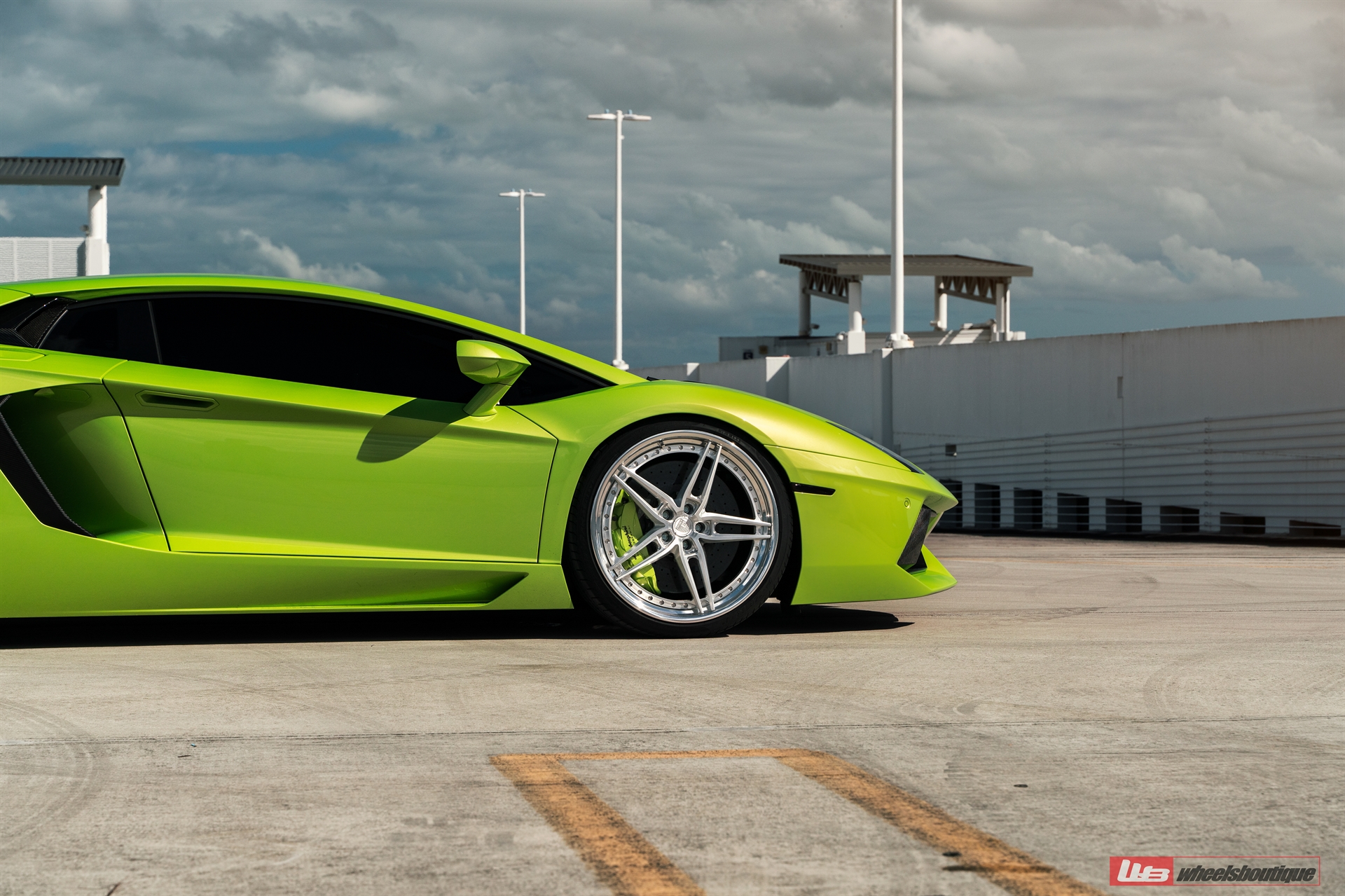 Lamborghini Aventador | | on ANRKY AN37 | Brushed Clear