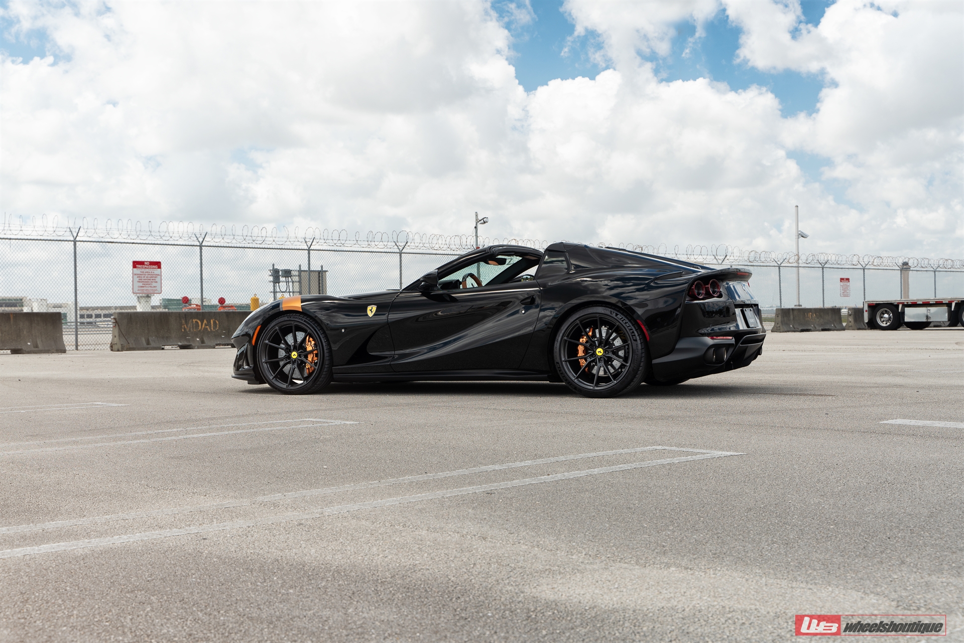 Ferrari 812 GTS | Nero | on ANRKY AN12 | Satin Black