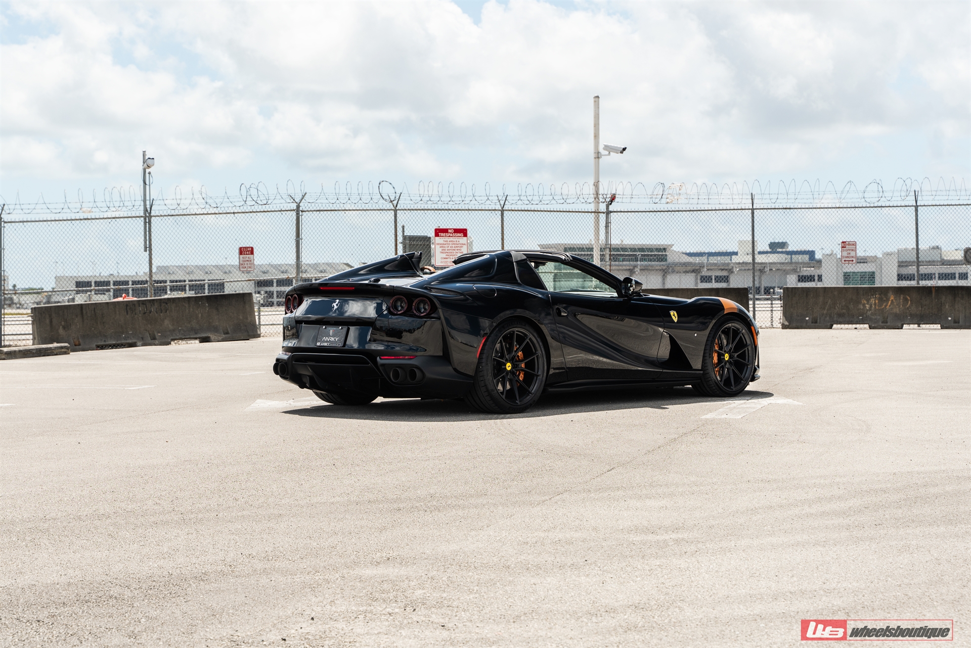Ferrari 812 GTS | Nero | on ANRKY AN12 | Satin Black