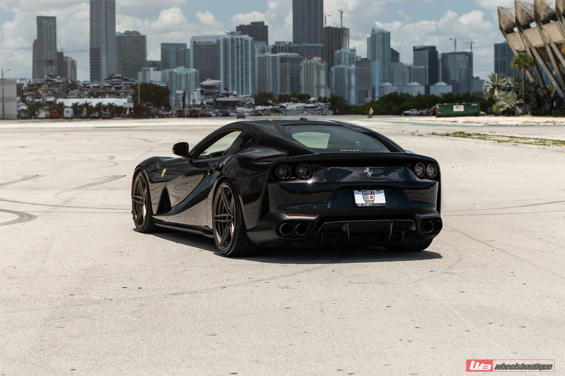 Ferrari 812 | Nero | on ANRKY AN27 | Satin Bronze