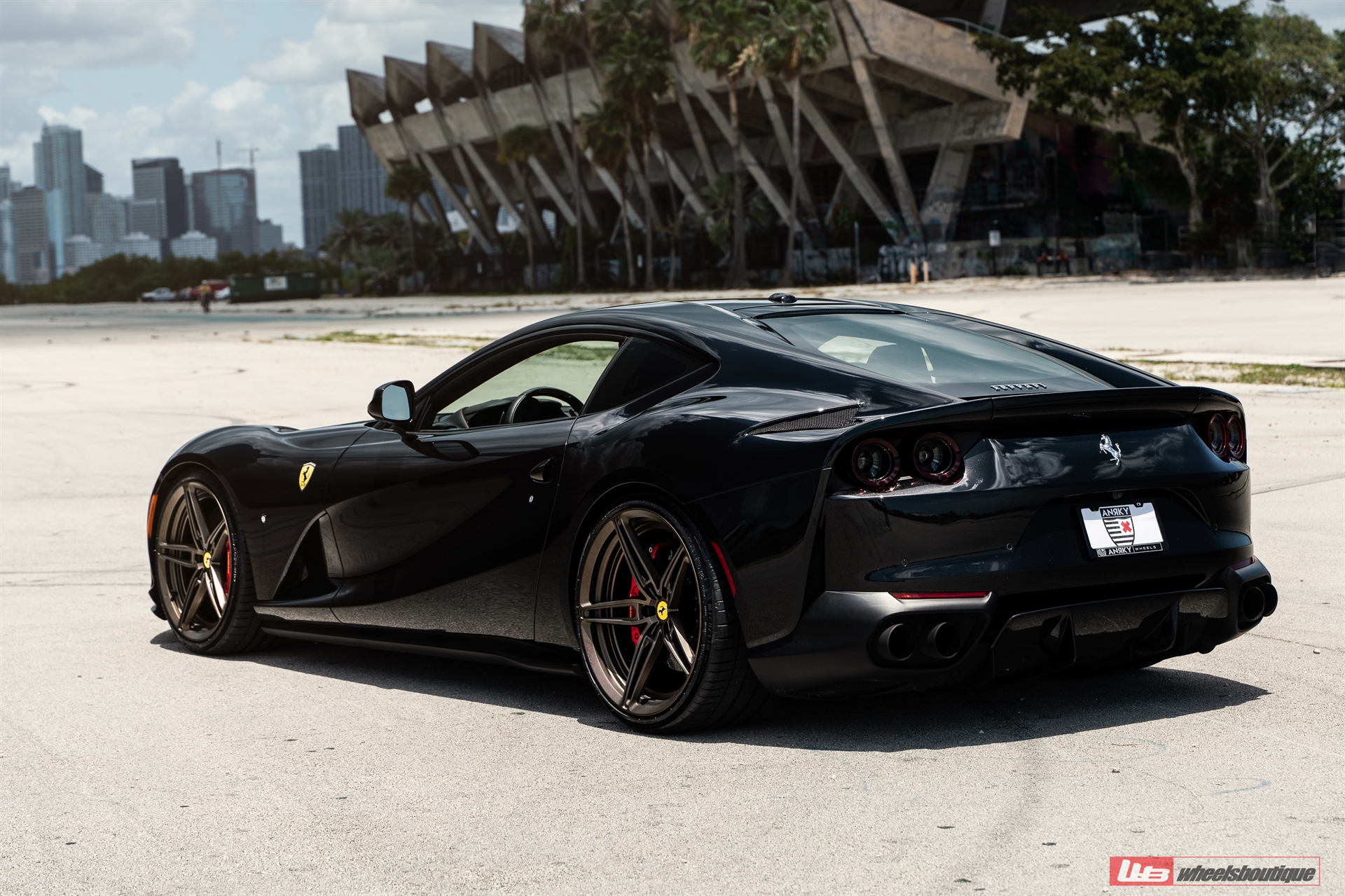 Ferrari 812 | Nero | on ANRKY AN27 | Satin Bronze